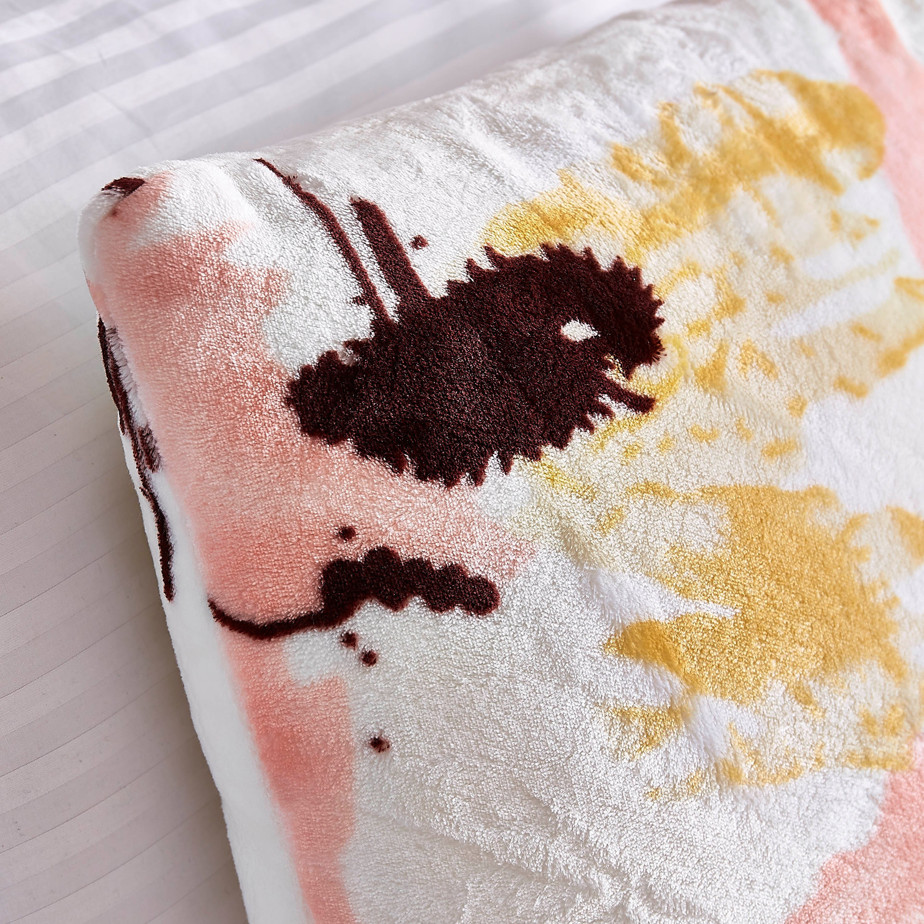 وسادة مايكروفايبر فلانيل محشوة بطبعات من جويس - 45x45  سم-hbxlivingroom-furnishings-cushionsandcovers-filledcushions-image-2