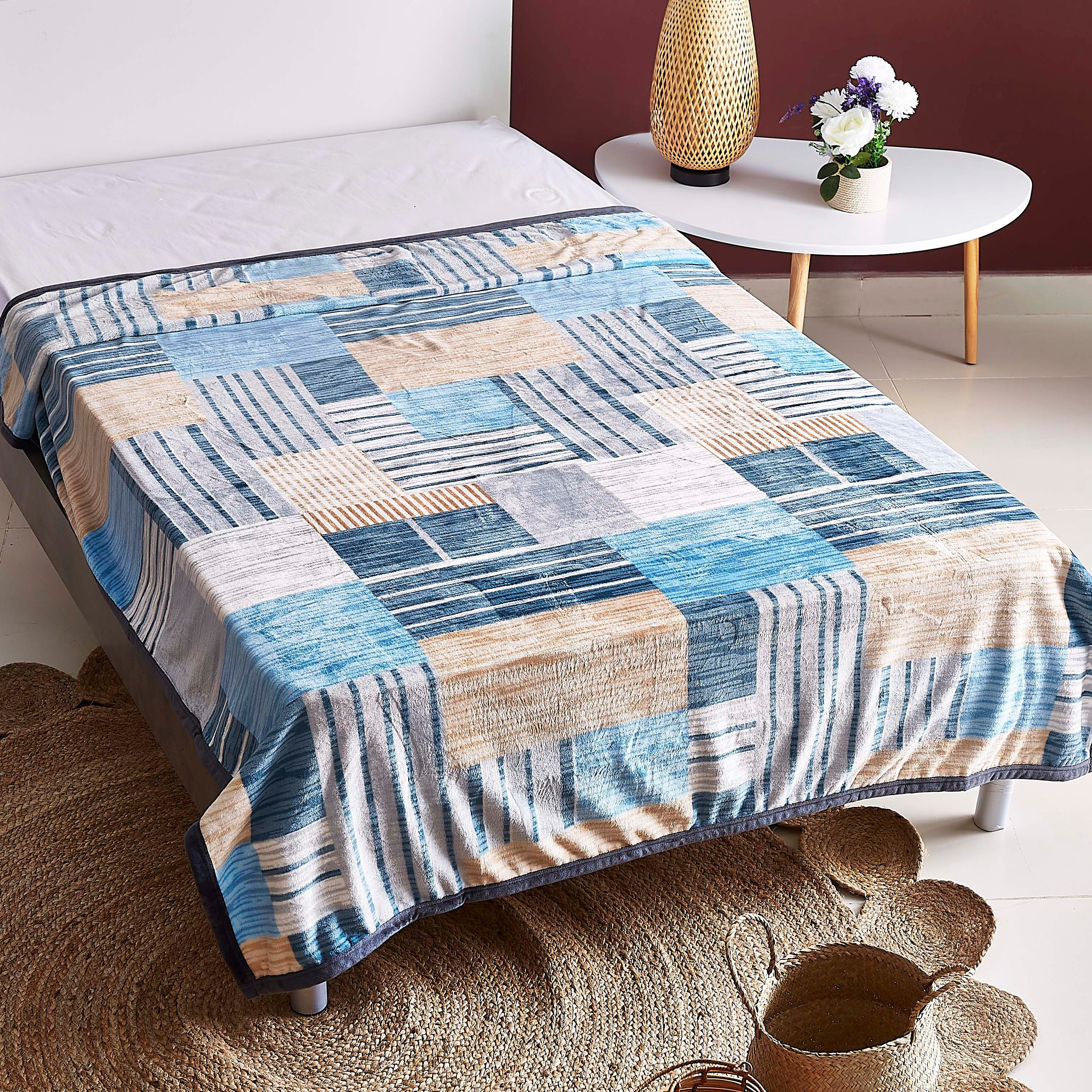 بطانية مايكروفايبر فلانيل مزدوجة بطبعات من ديلان - 150x220 سم-hbxhomeware-hbxbedroom-image-1