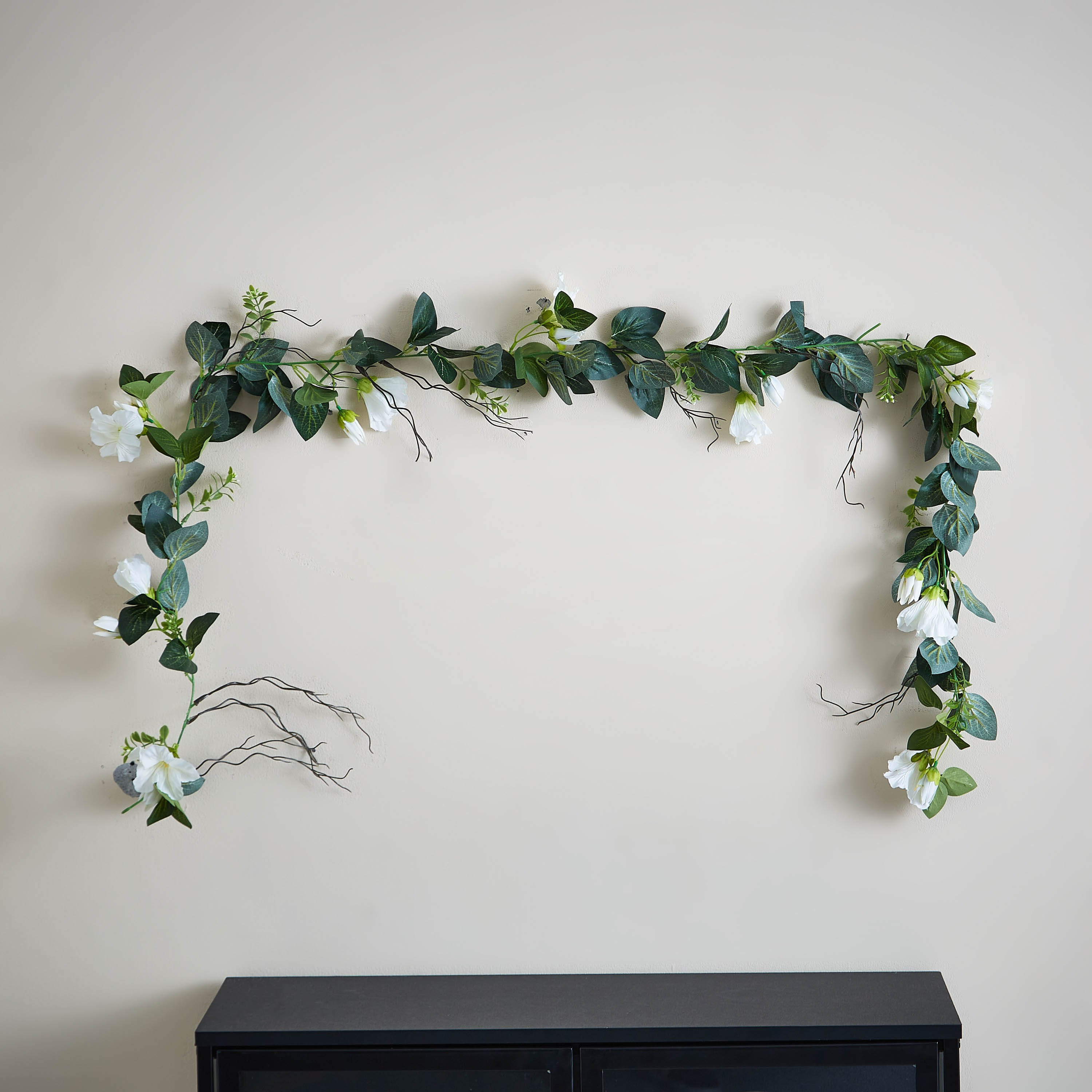 إكليل زهور من إيدينك - 180 سم-hbxdecorandfurnishings-homeaccessories-artificialflowersandplants-image-1