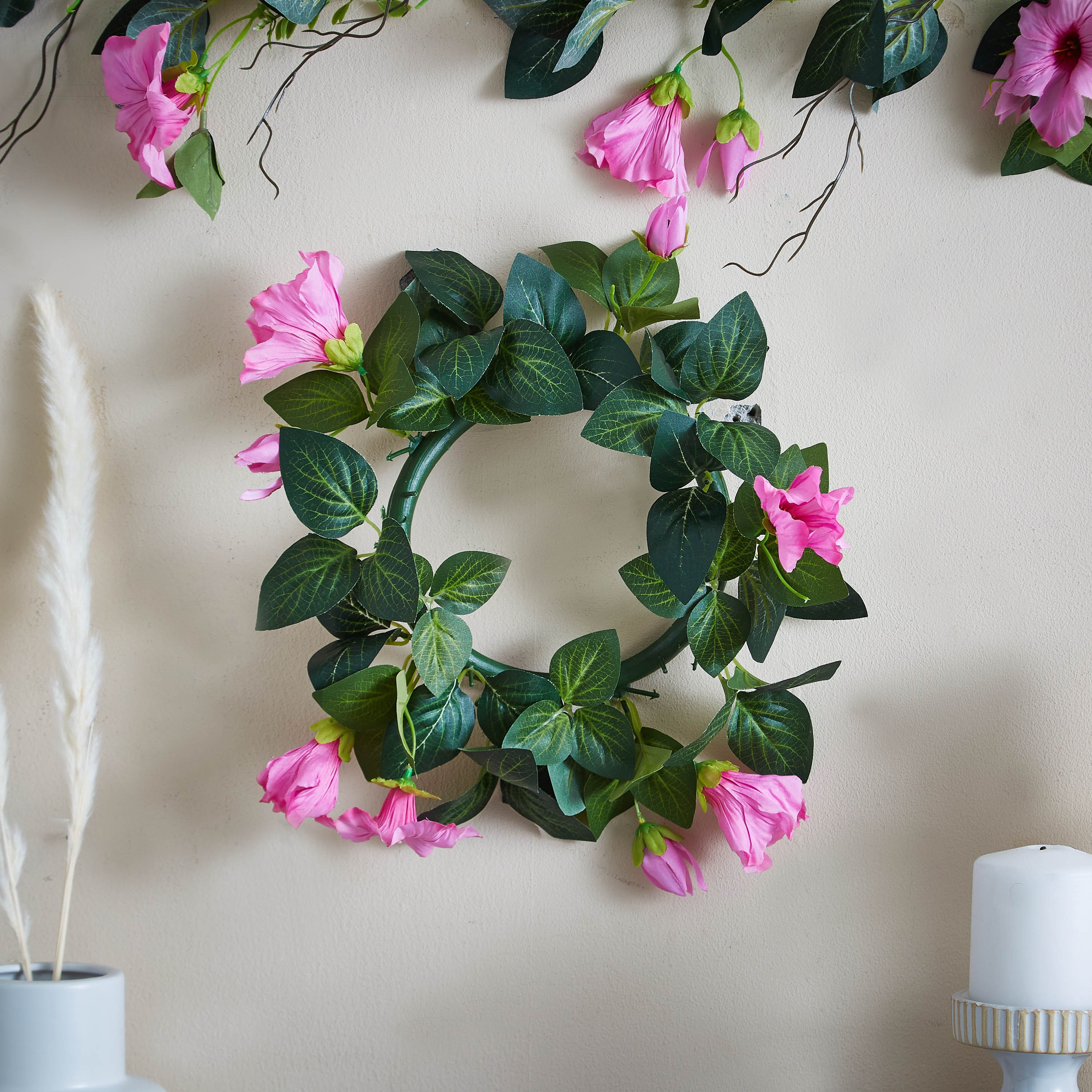 إكليل زهور من إيدينك - 33 سم-hbxdecorandfurnishings-homeaccessories-artificialflowersandplants-image-1
