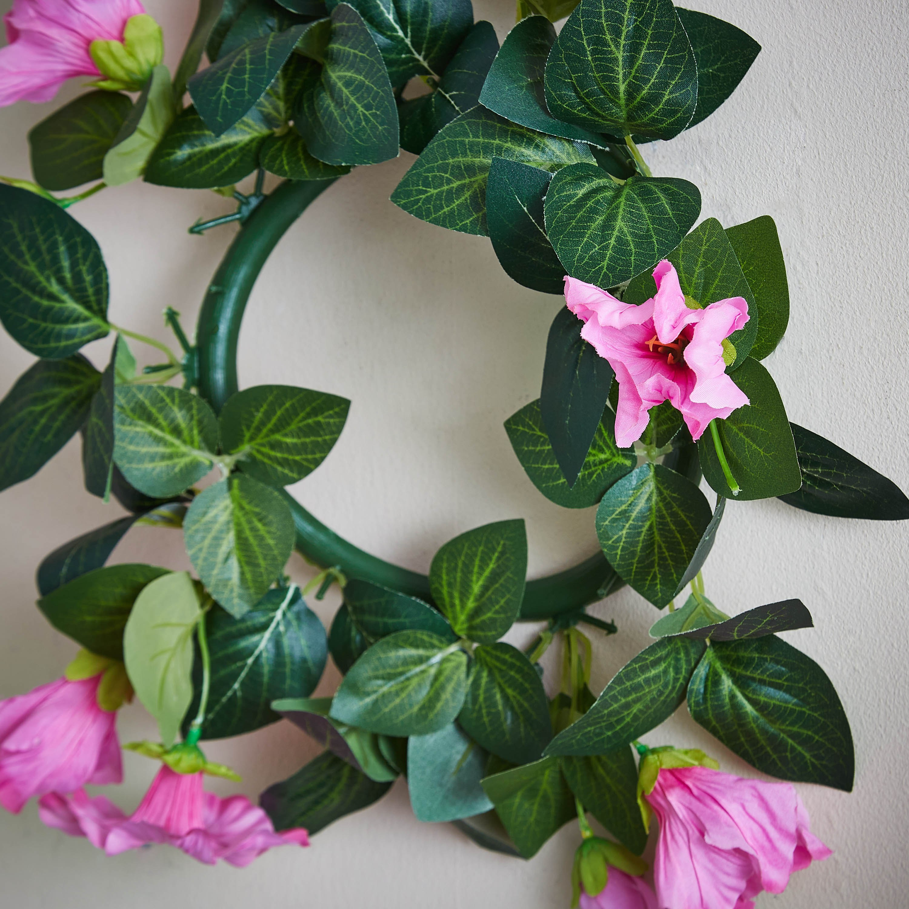 إكليل زهور من إيدينك - 33 سم-hbxdecorandfurnishings-homeaccessories-artificialflowersandplants-image-2