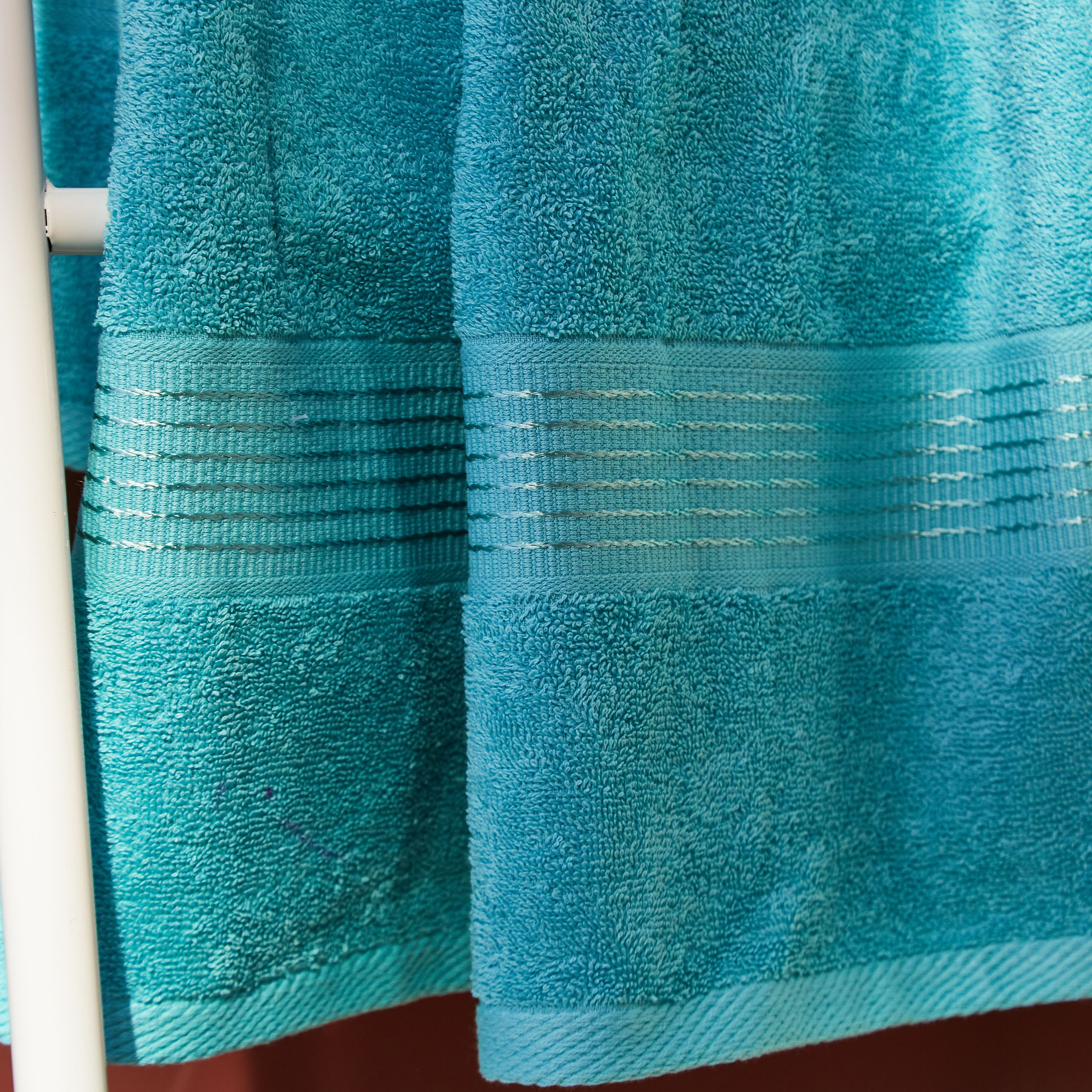 منشفة حمام ممشطة من إسينشيال - 70x140 سم-hbxbathroom-bathroomtextiles-image-3