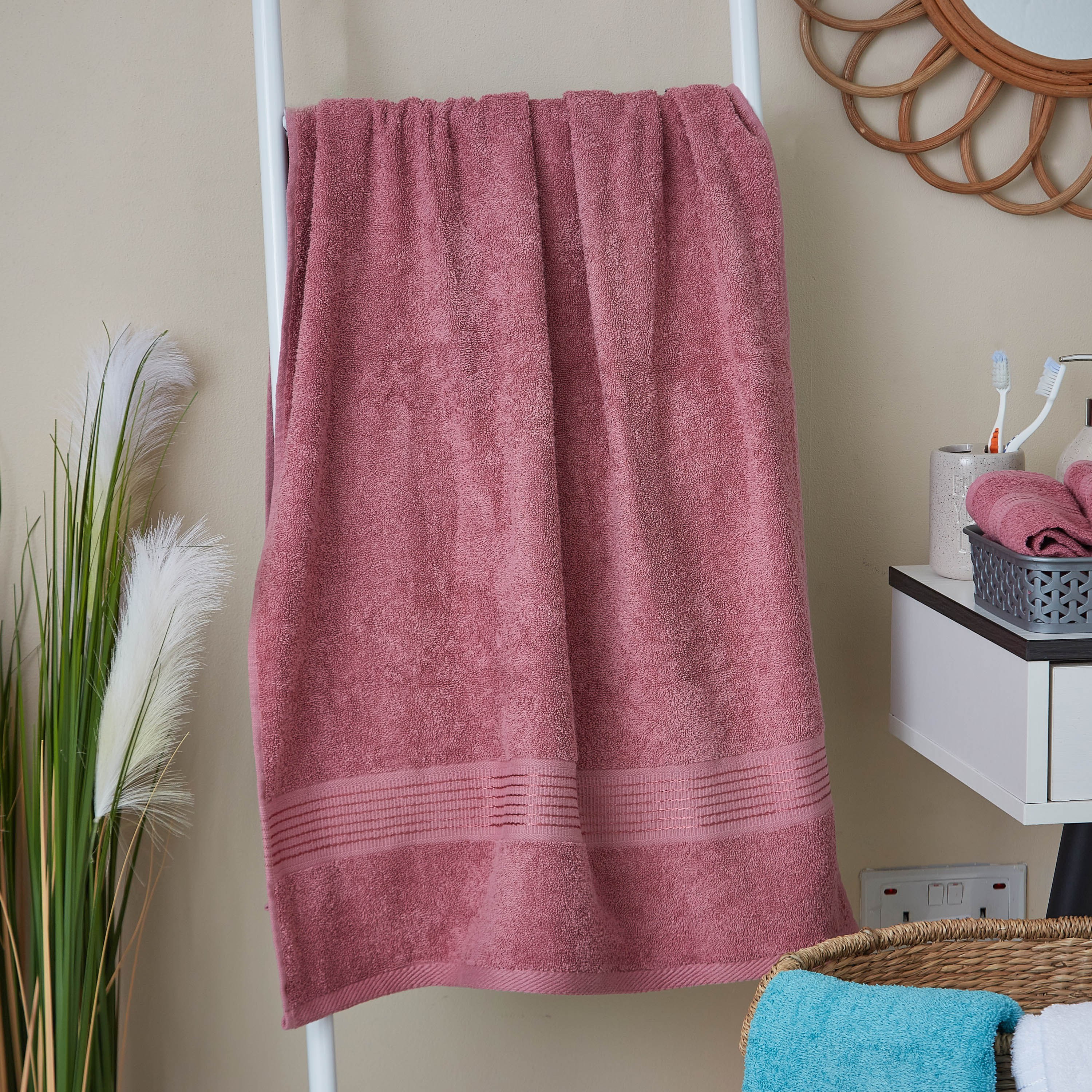 منشفة حمام من إيسنشيال - 70×140 سم-hbxbathroom-bathroomtextiles-image-2