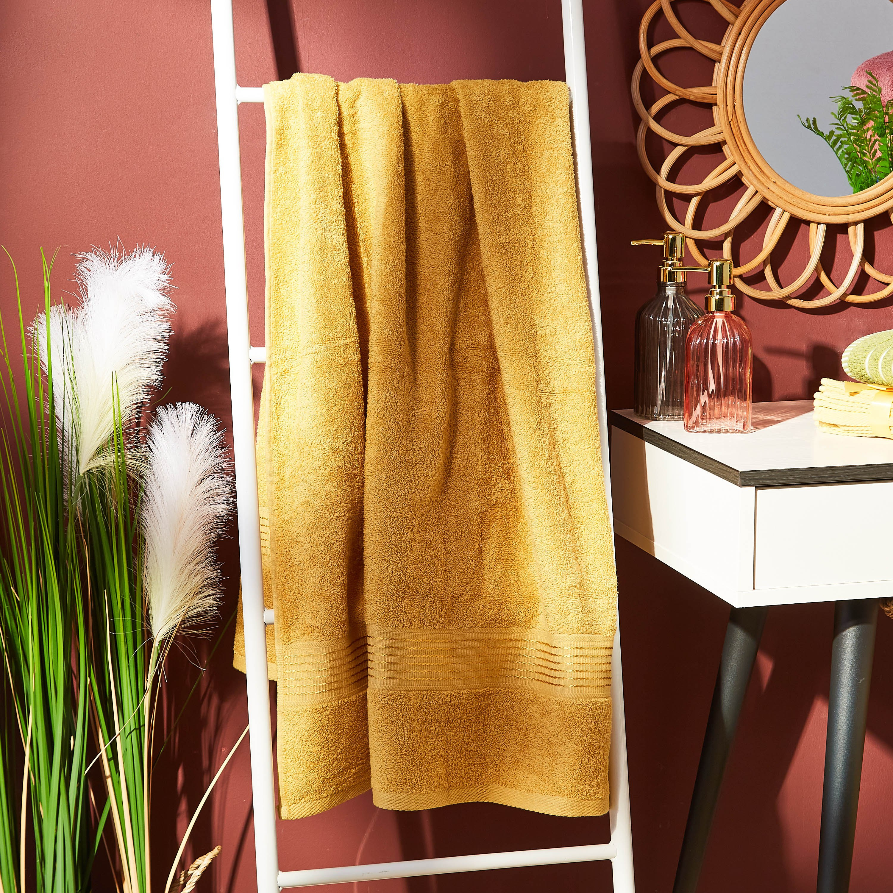 منشفة حمام ممشطة من إيسنشيال - 70×140 سم-hbxbathroom-bathroomtextiles-image-2