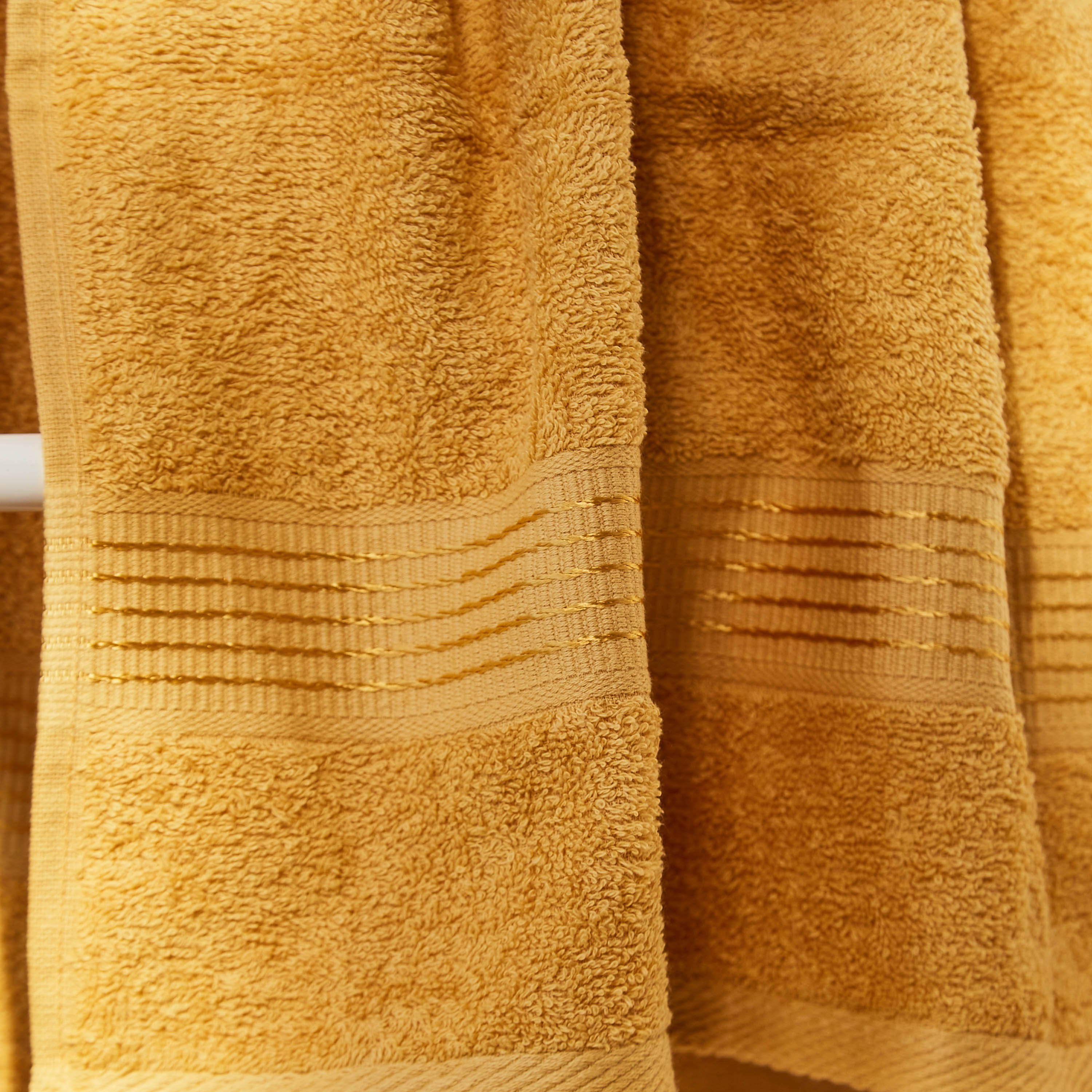 منشفة حمام كبيرة ممشطة من إسينشيال - 90x150 سم-hbxbathroom-bathroomtextiles-image-3