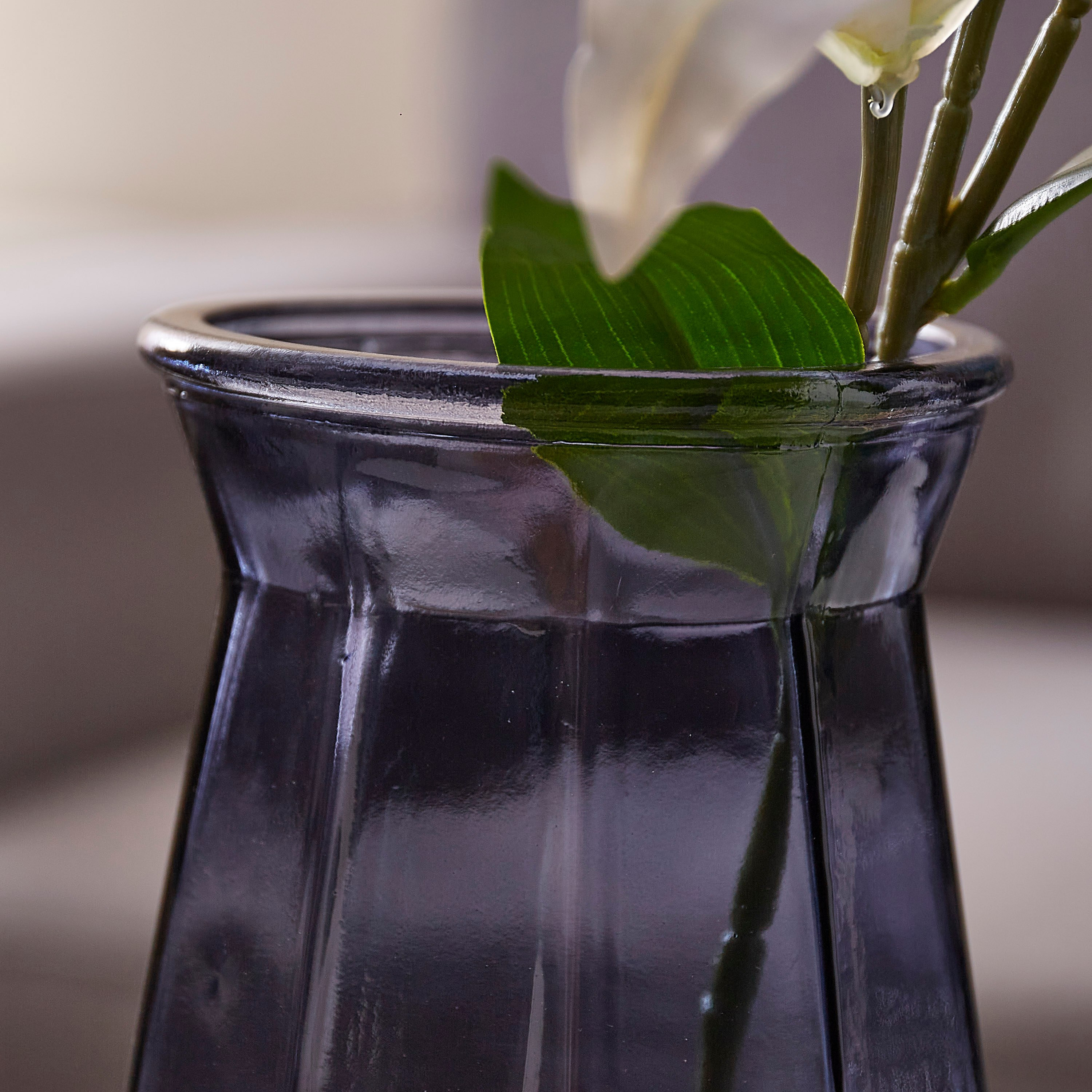 مزهريّة زجاجيّة من كلايد - 15.5x23.4 سم-hbxbedroom-decorandaccessories-vases-image-3