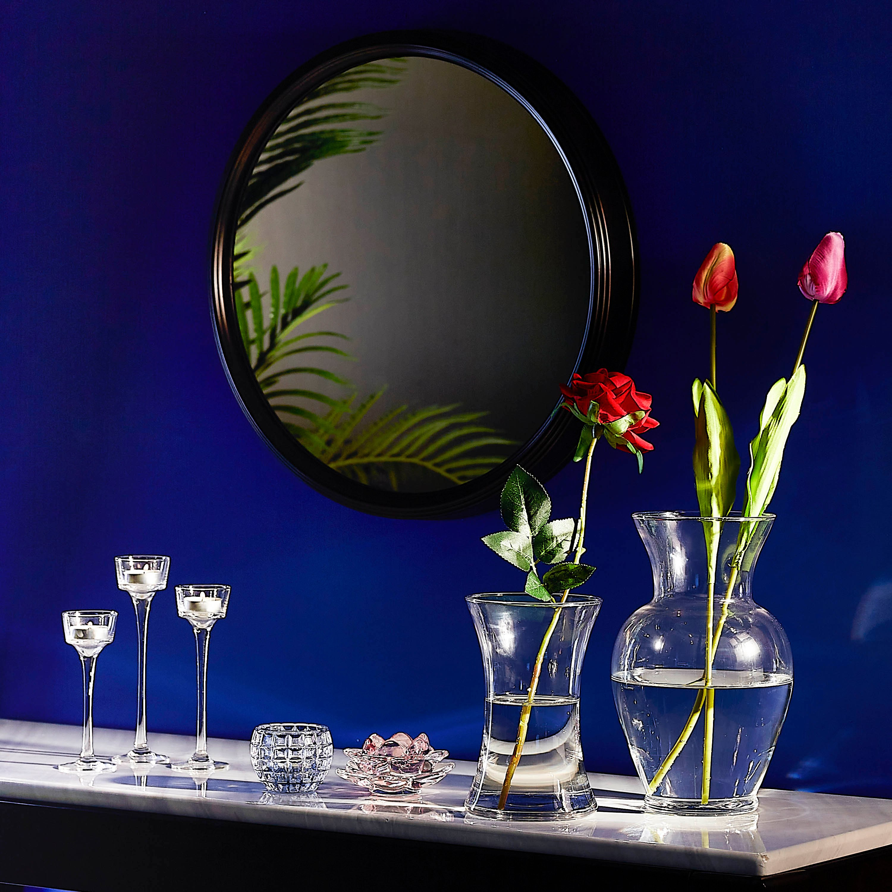 مزهريّة زجاجيّة شفّافة بتصميم ساعة رمليّة من آتلانتا-hbxbedroom-decorandaccessories-vases-image-4