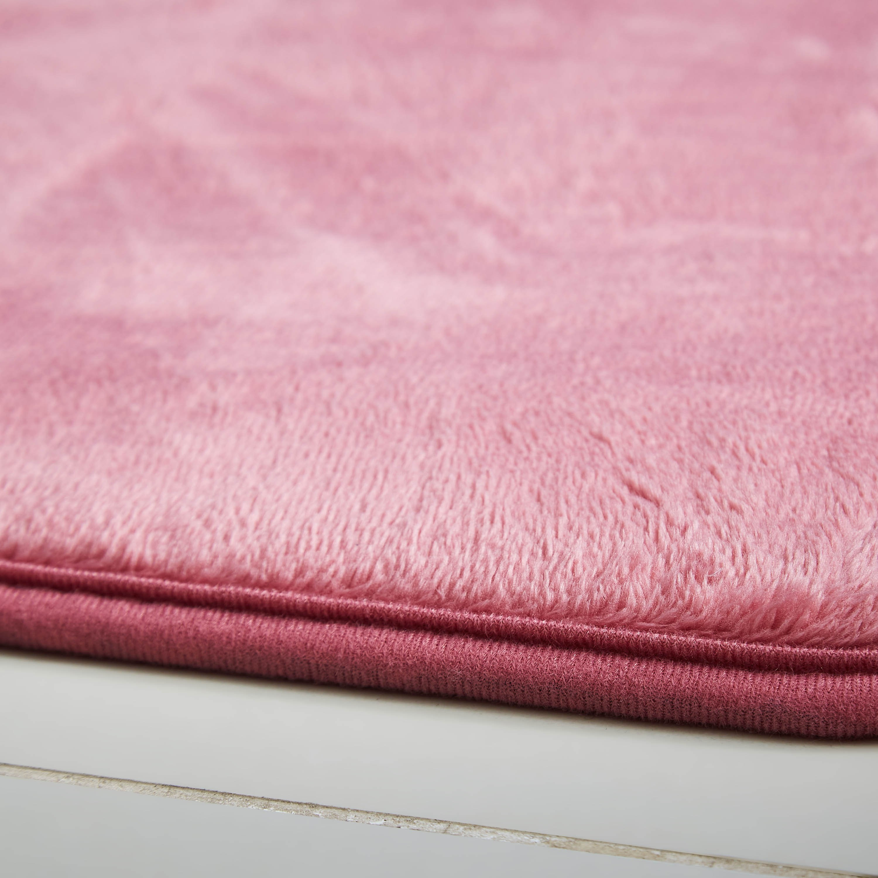سجادة مخملية فائقة النعومة - 60x120 سم-hbxdecorandfurnishings-floorcoverings-rugs-image-3