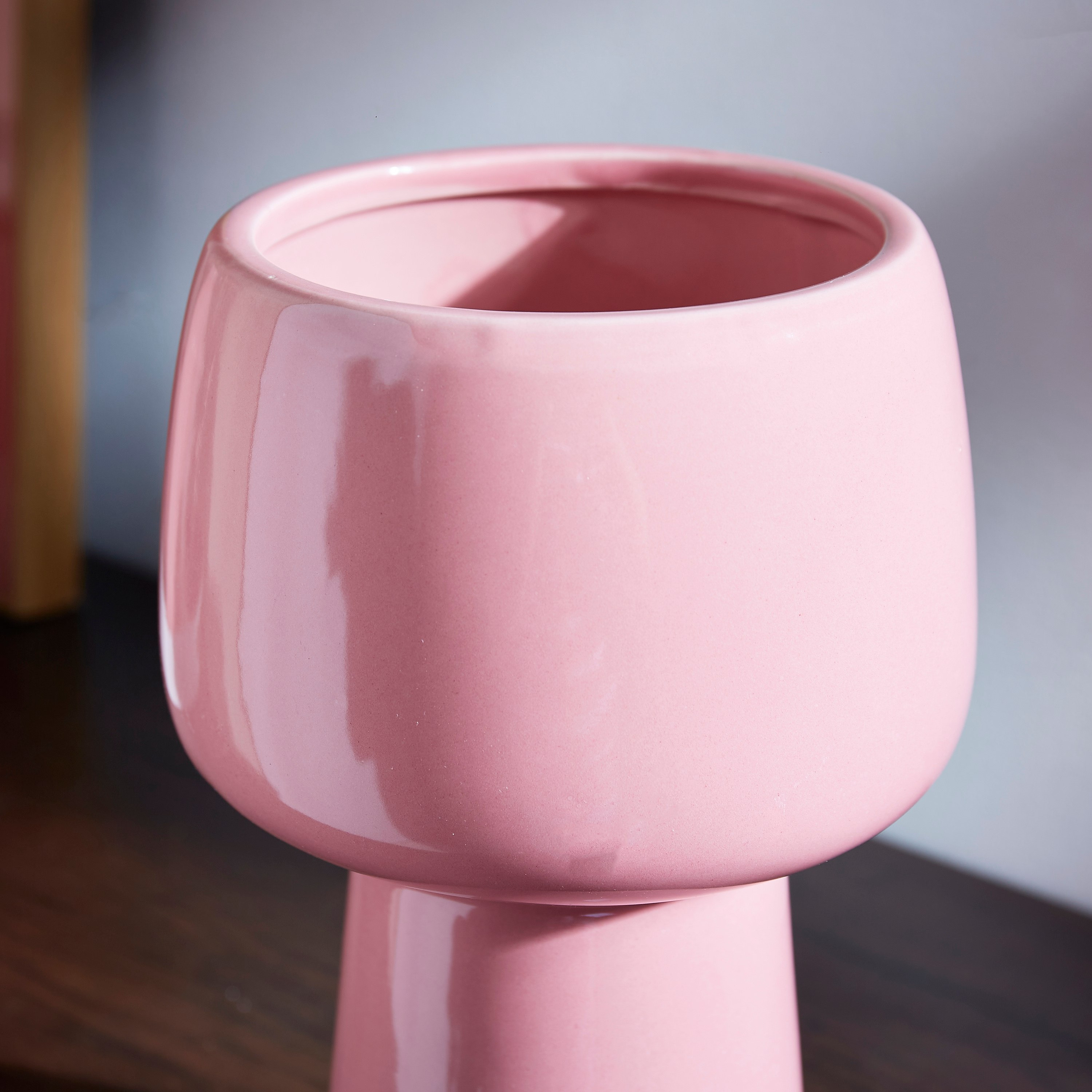 مزهرية سيراميك زجاجية مع حامل من سانسا - 15x15x23 سم-hbxbedroom-decorandaccessories-vases-image-3