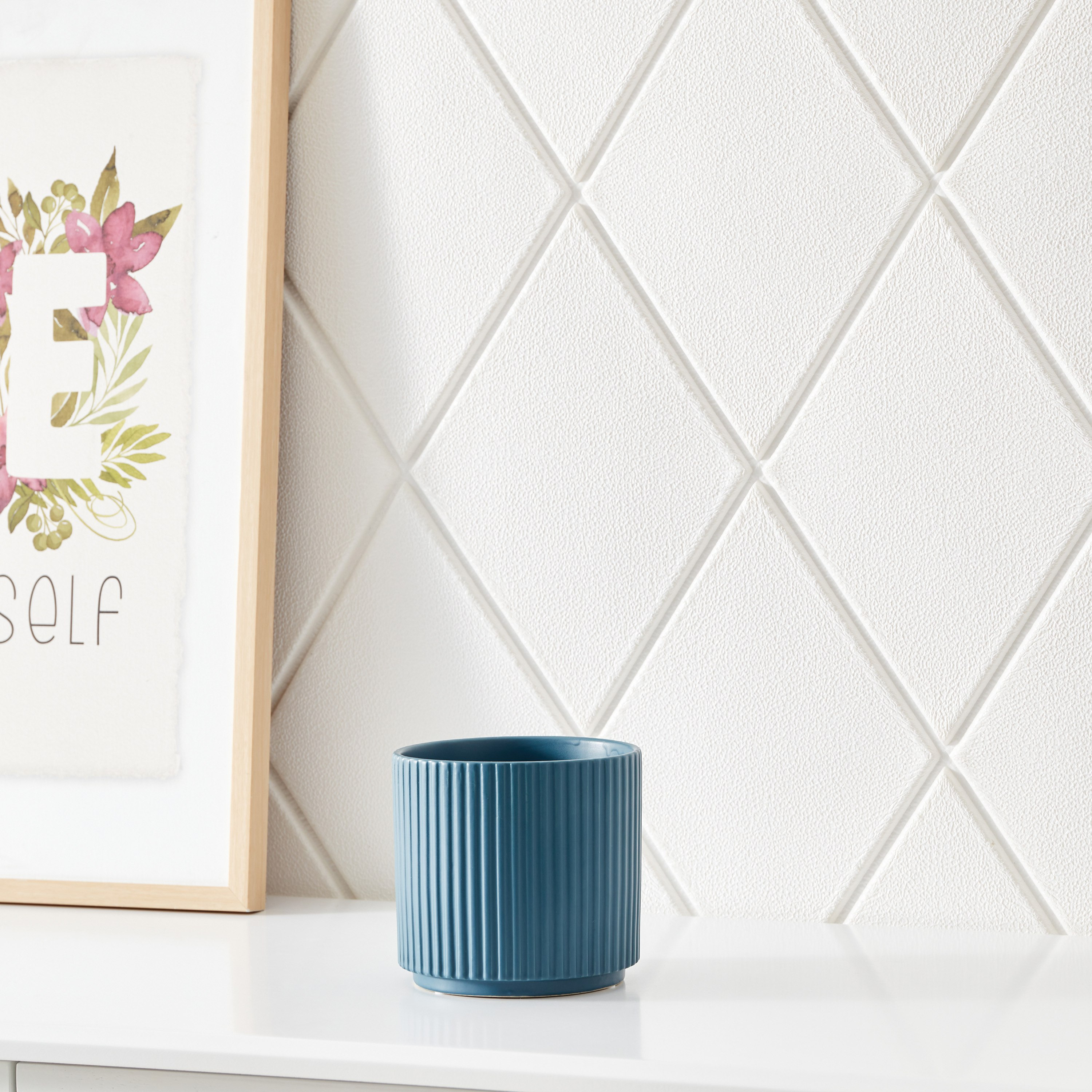 مزهرية سيراميك مضلّعة مع حامل من سانسا - 14x14x12.5 سم-hbxbedroom-decorandaccessories-vases-image-2