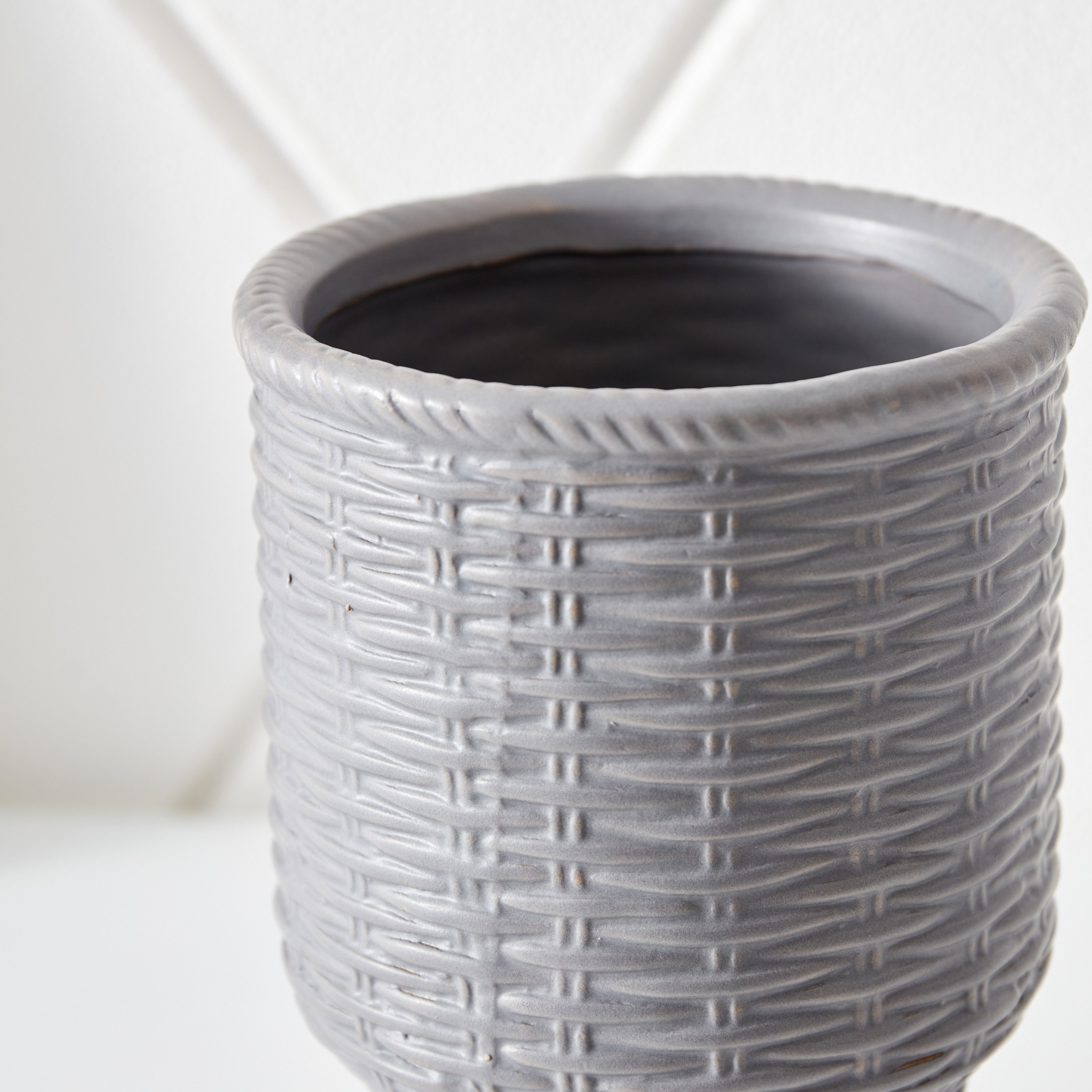 مزهرية سيراميك بملمس منسوج من سانسا - 12.5x12.5x20 سم-hbxbedroom-decorandaccessories-vases-image-3