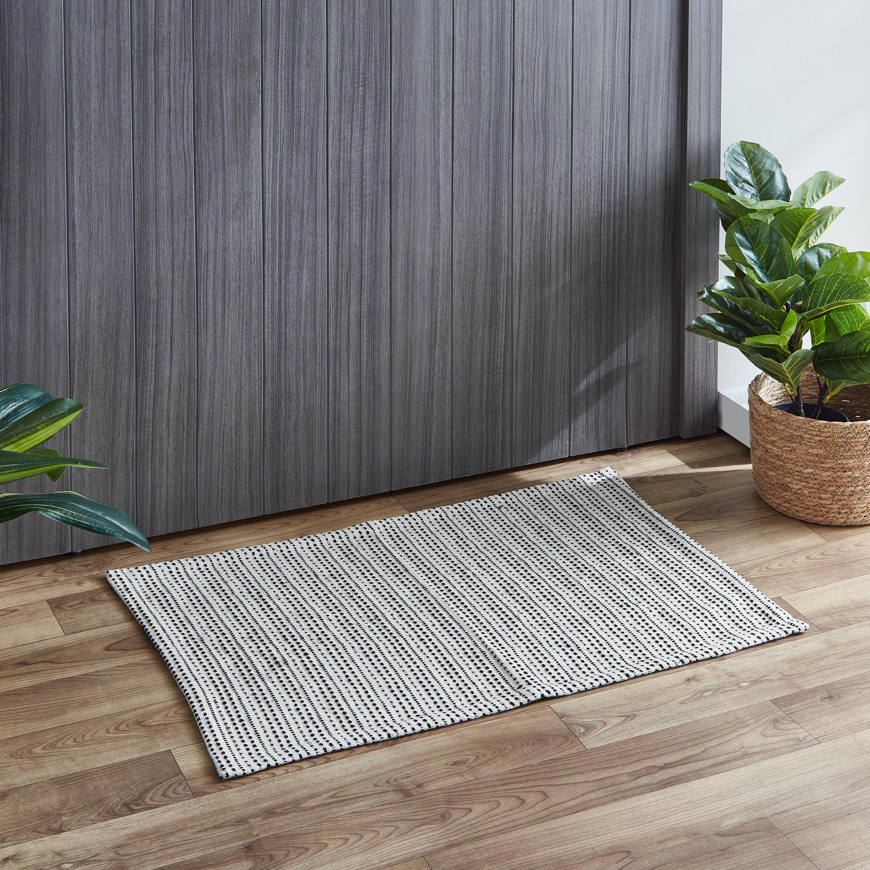سجادة صغيرة من قطن معاد تدويره من ألان - 80x50 سم-hbxdecorandfurnishings-floorcoverings-rugs-image-1