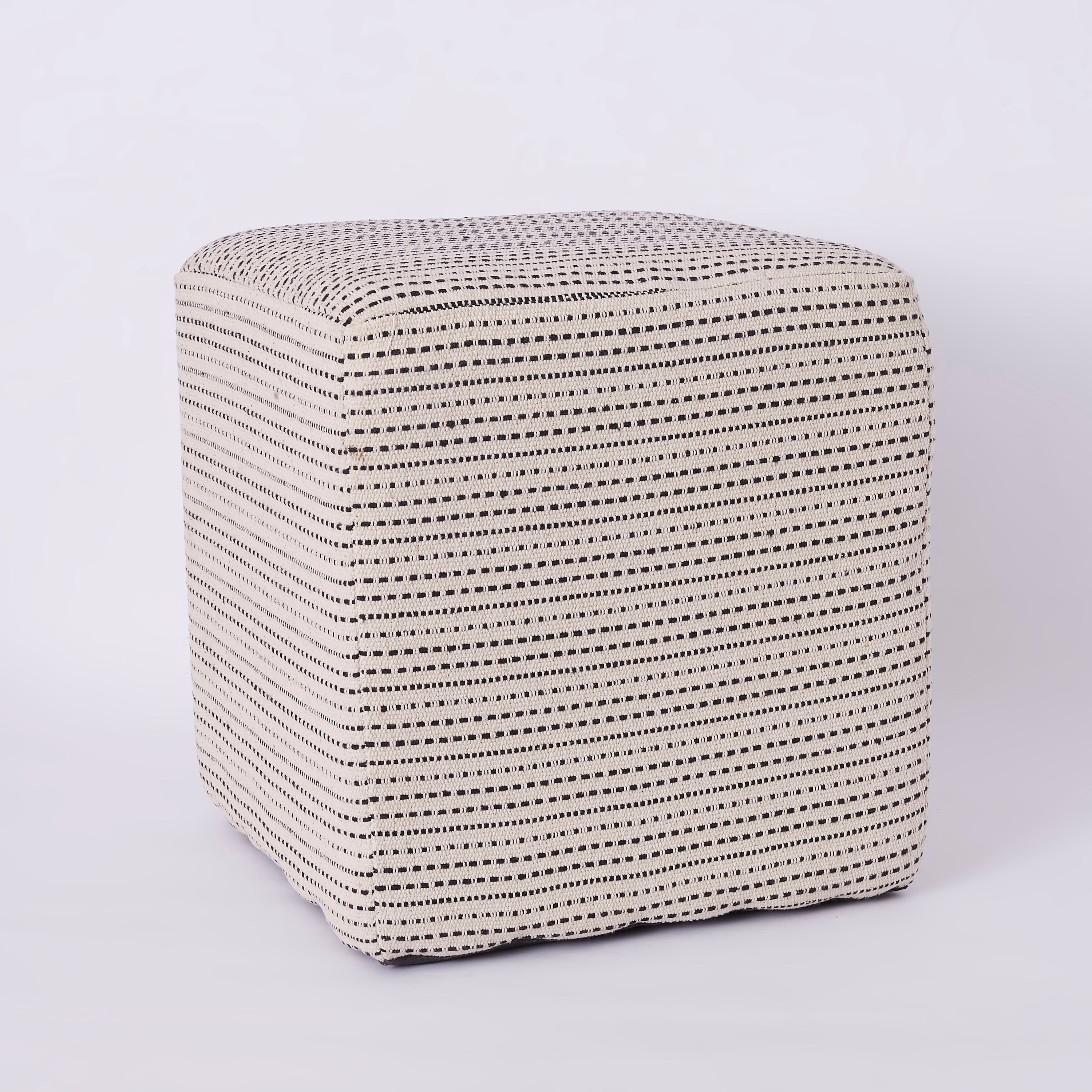 بوف من القطن المعاد تدويره من ألان - 40x40 سم-hbxlivingroom-sofasandarmchairs-ottomansandfootstools-image-4
