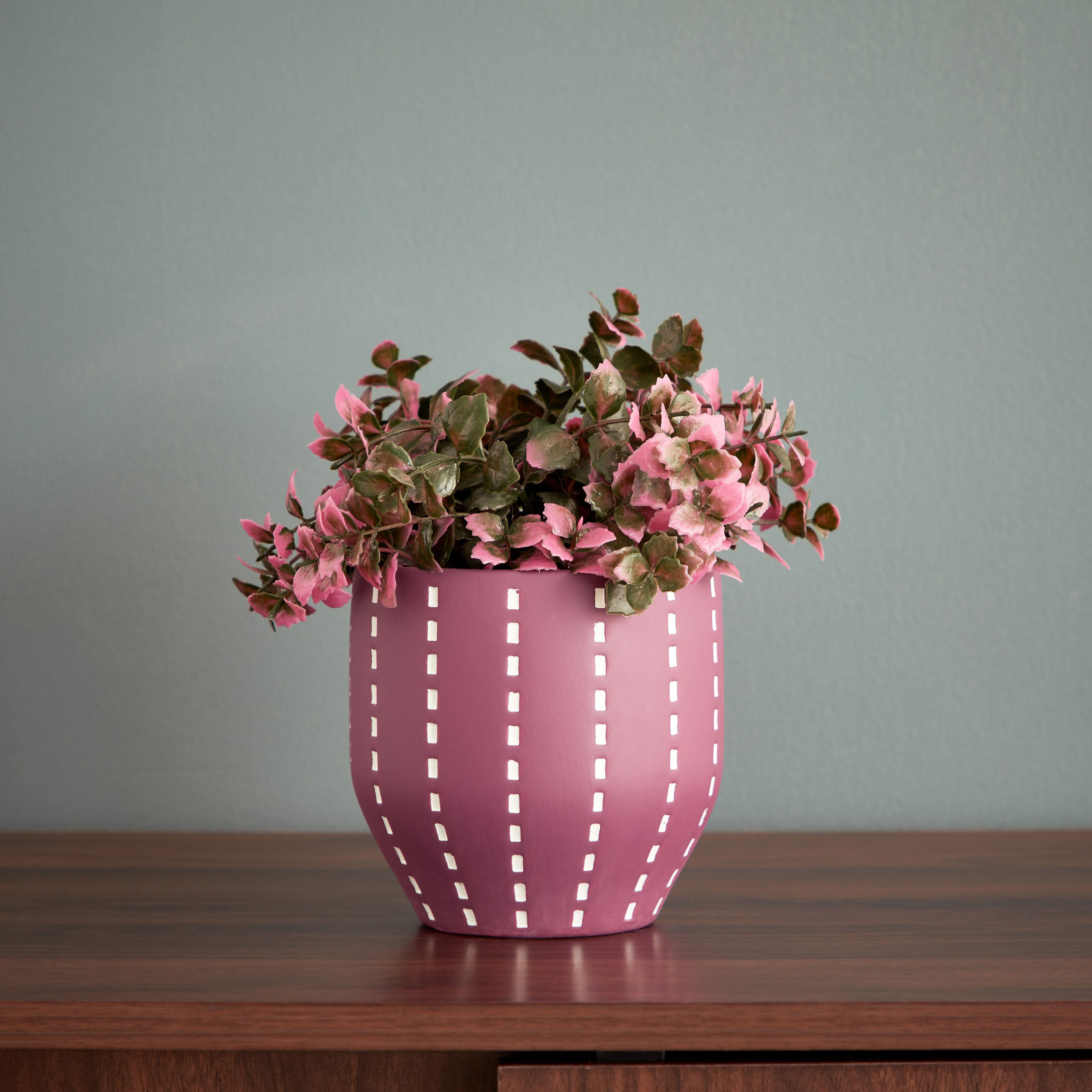 أصيص زرع سيراميك بنمط مغرّز من كيارا - 12.8x12.8x12.6 سم-PROMO_HB_AE_B1G1_250925-image-2