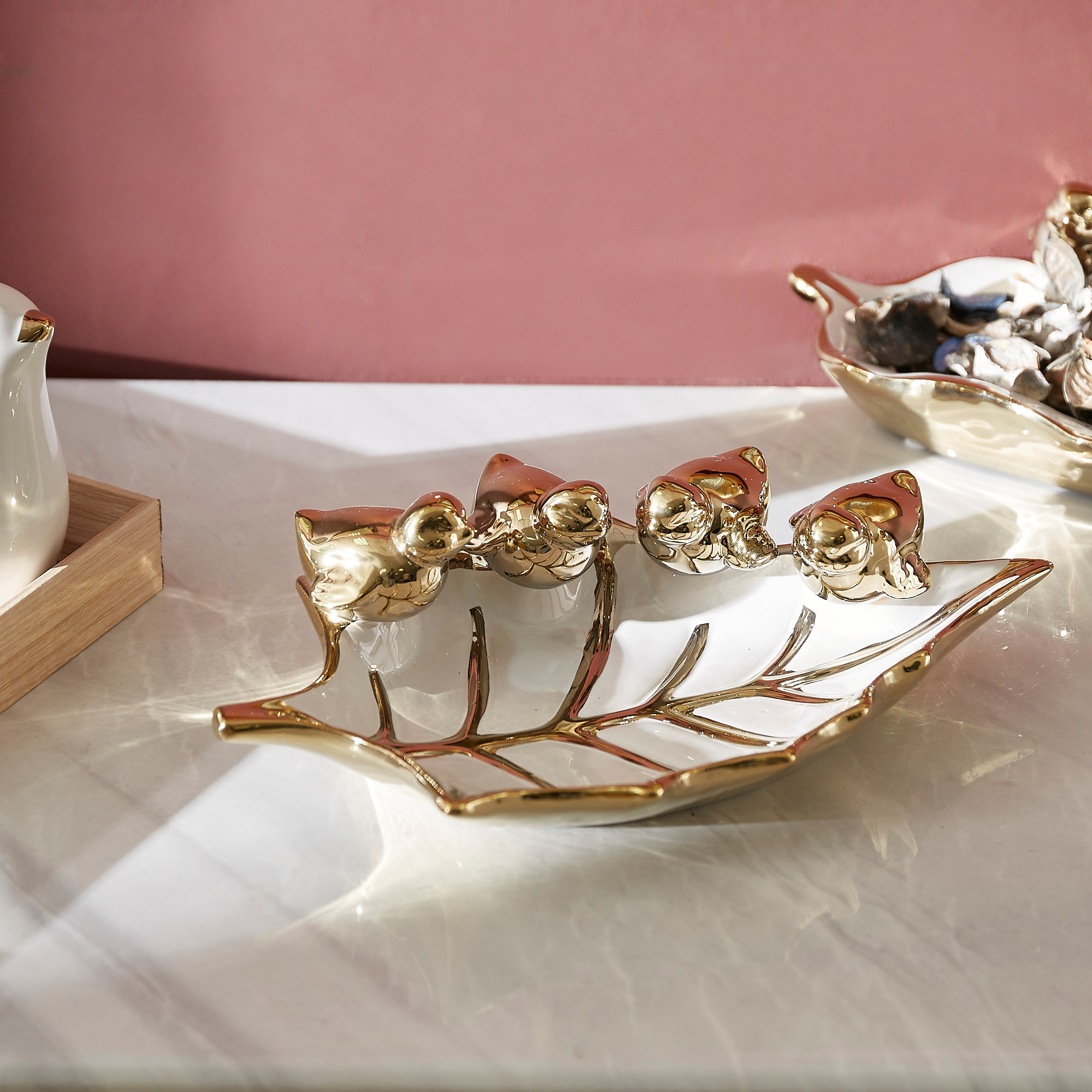 صحن سيراميك 4 طيور من كازا - 25x16x7 سم-hbxhomeware-hbxdecorandfurnishings-image-1