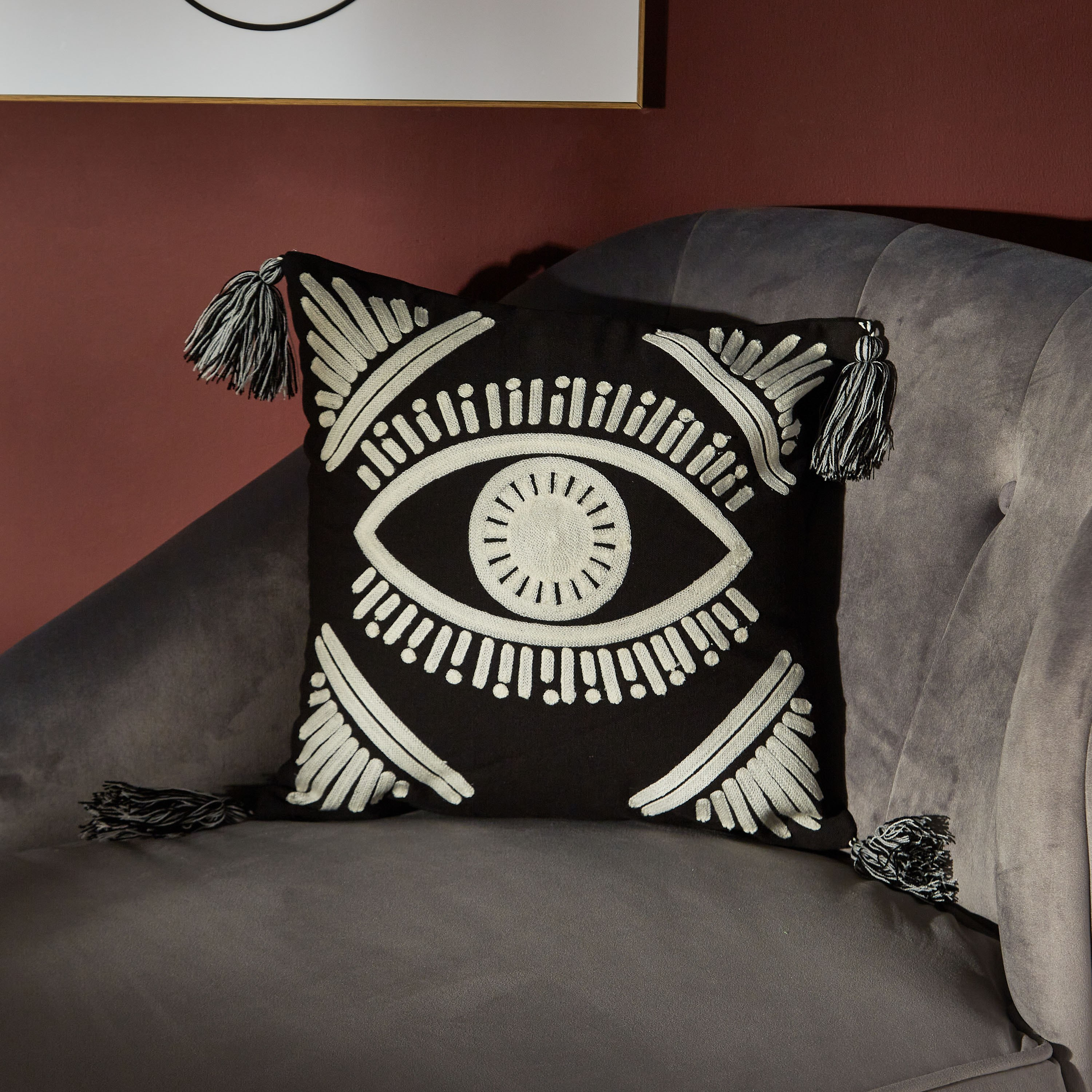 وسادة محشوة مطرزة - 40x40 سم-hbxlivingroom-furnishings-cushionsandcovers-filledcushions-image-1
