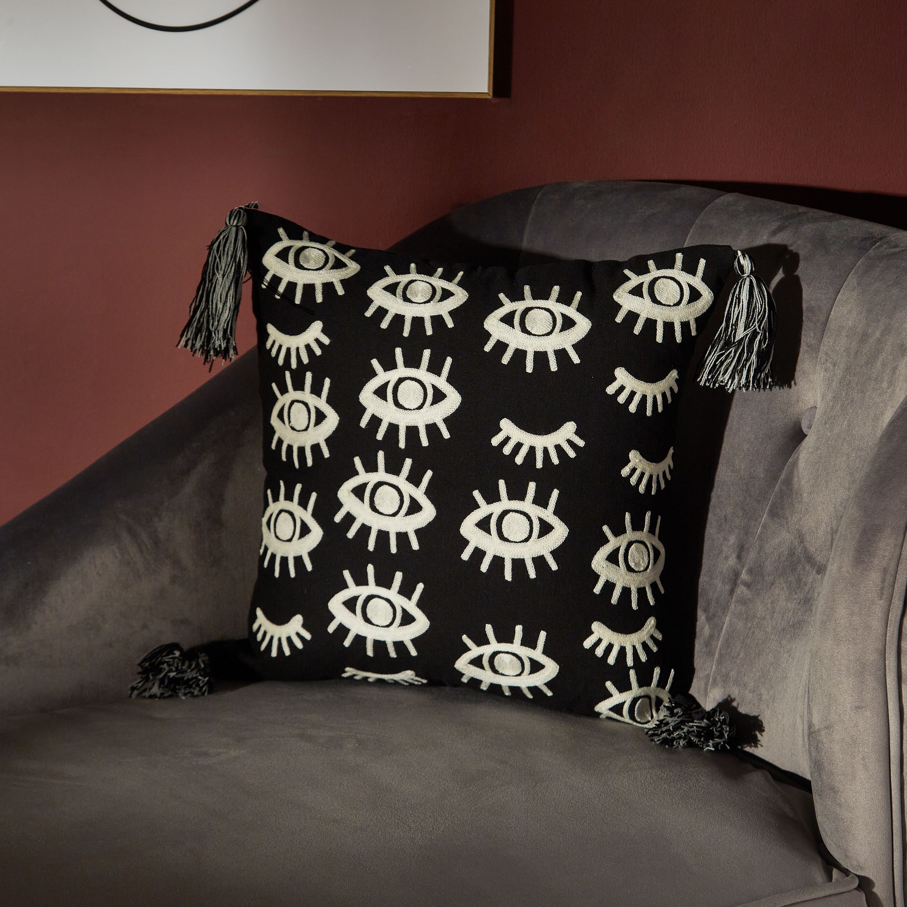 وسادة محشوة مطرزة - 40x40 سم-hbxlivingroom-furnishings-cushionsandcovers-filledcushions-image-1