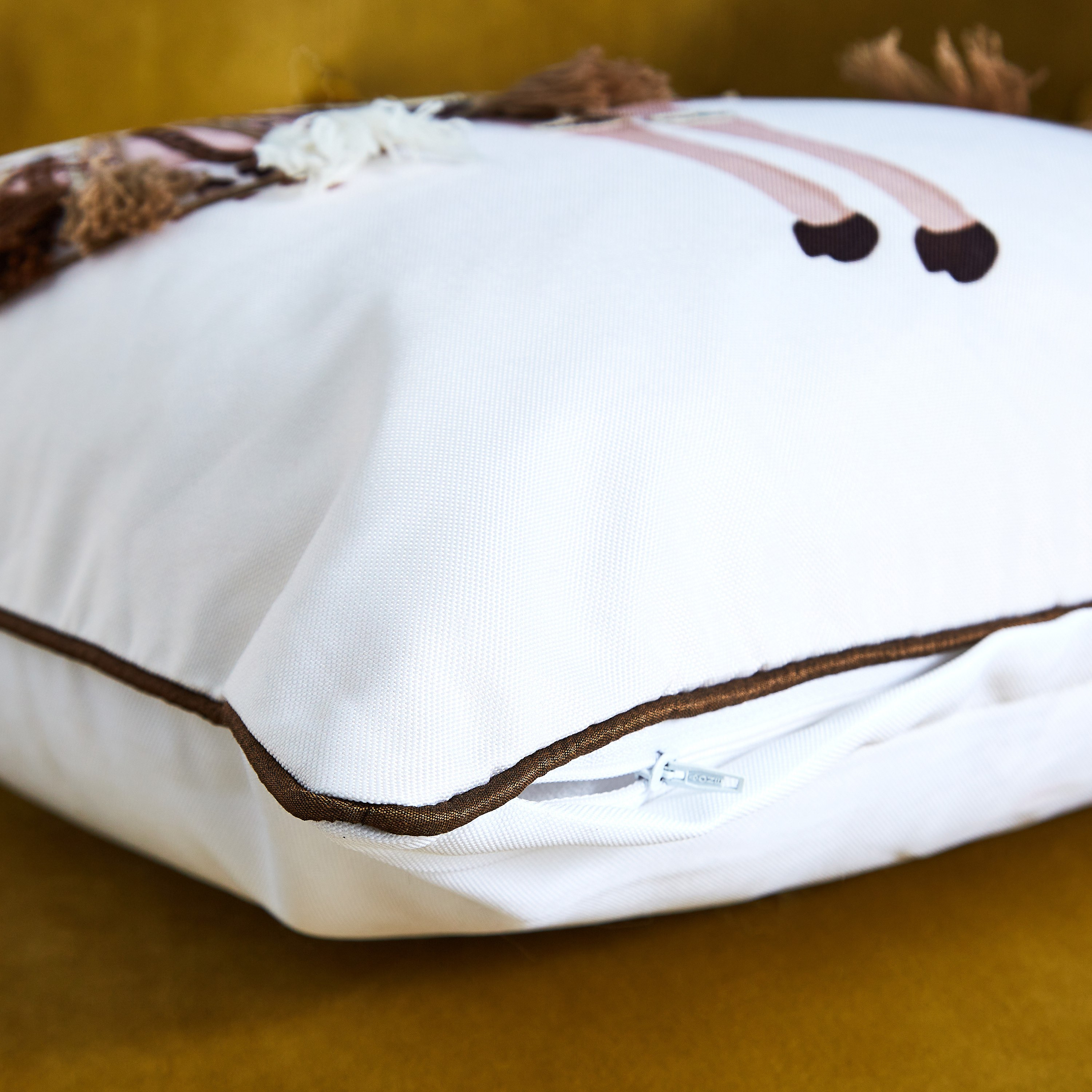 وسادة محشوة ومطرزة بطبعات جمل - 45x45 سم-hbxlivingroom-furnishings-cushionsandcovers-filledcushions-image-3
