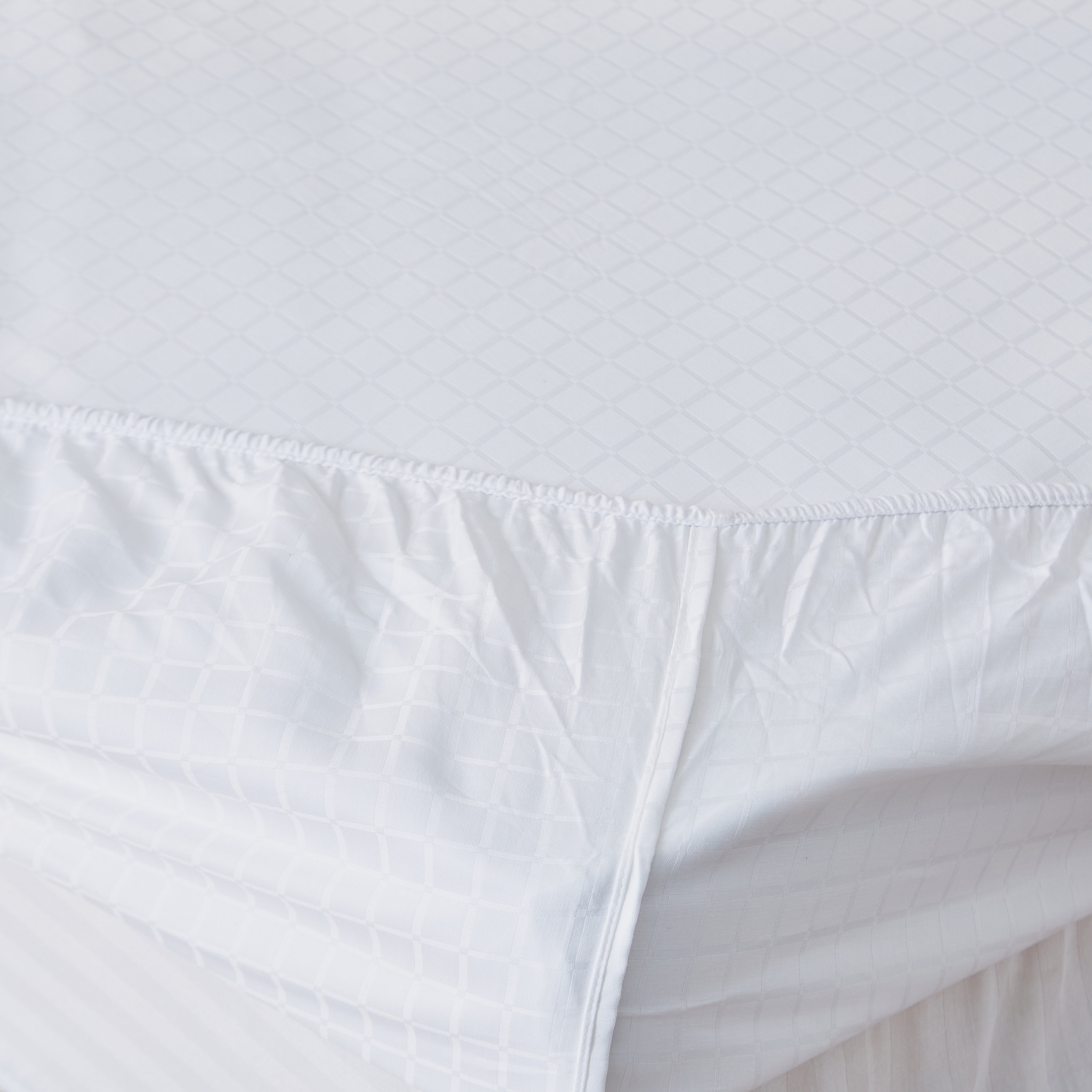 Cambridge Evo Care Queen Fitted Sheet - 150x200+30 cm-hbxhomeware-hbxbedroom-image-3