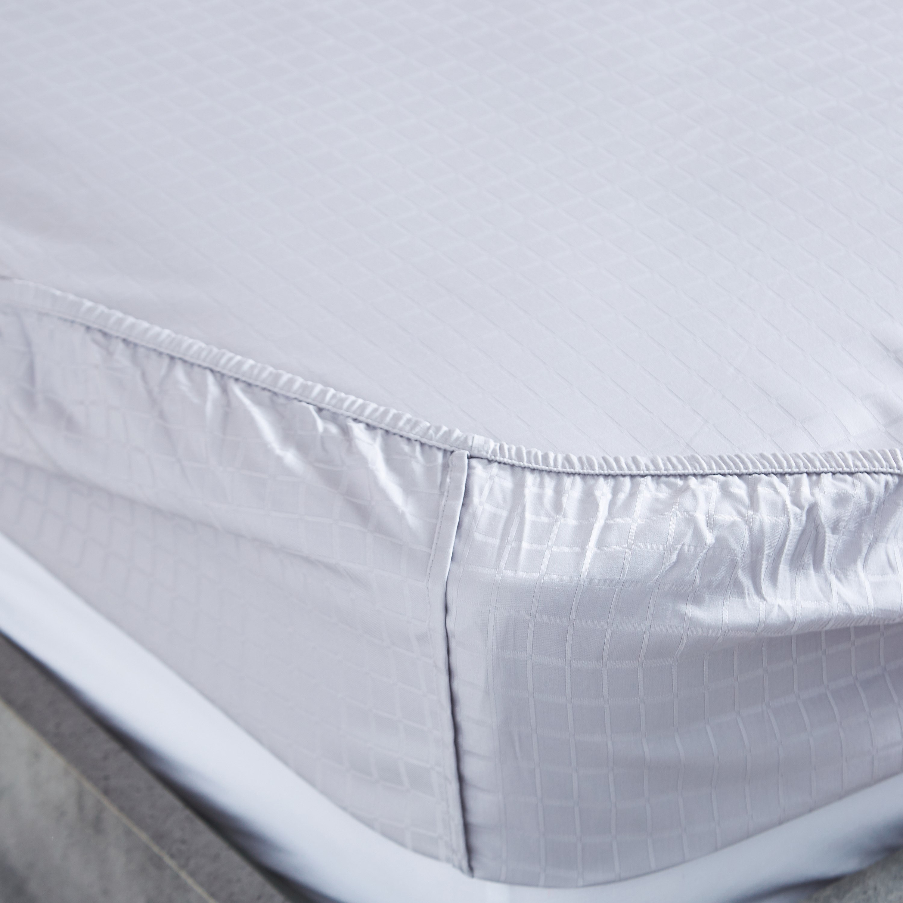 شرشف مطّاطي مزدوج معالج بزيت الصبار والجوجوبا من كامبريدج - 120x200+30 سم-hbxhomeware-bedding-fittedsheets-image-4