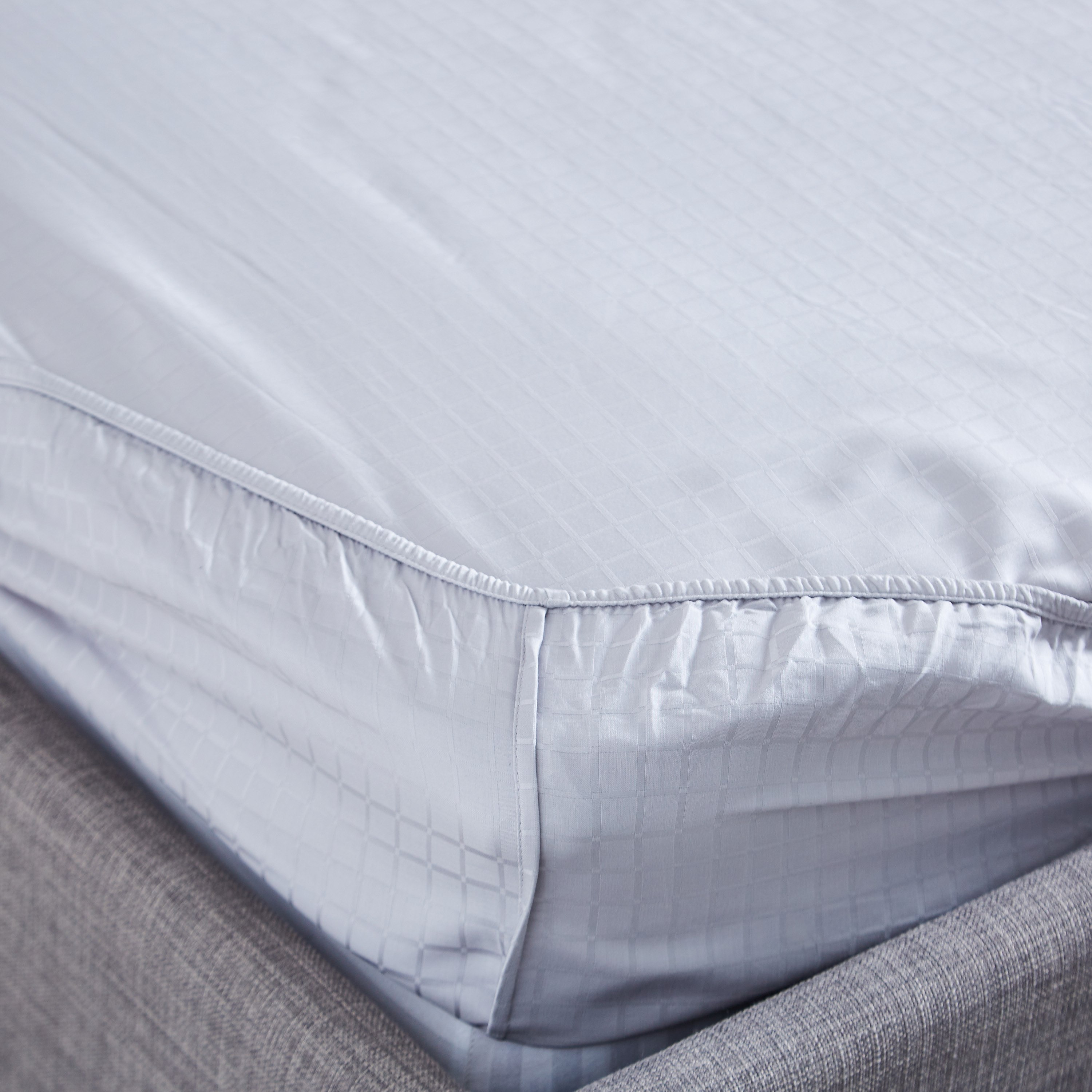 شرشف مطاطي كوين معالج بالألوفيرا وزيت الجوجوبا من كامبريدج - 150x200+30 سم-hbxhomeware-hbxbedroom-image-4