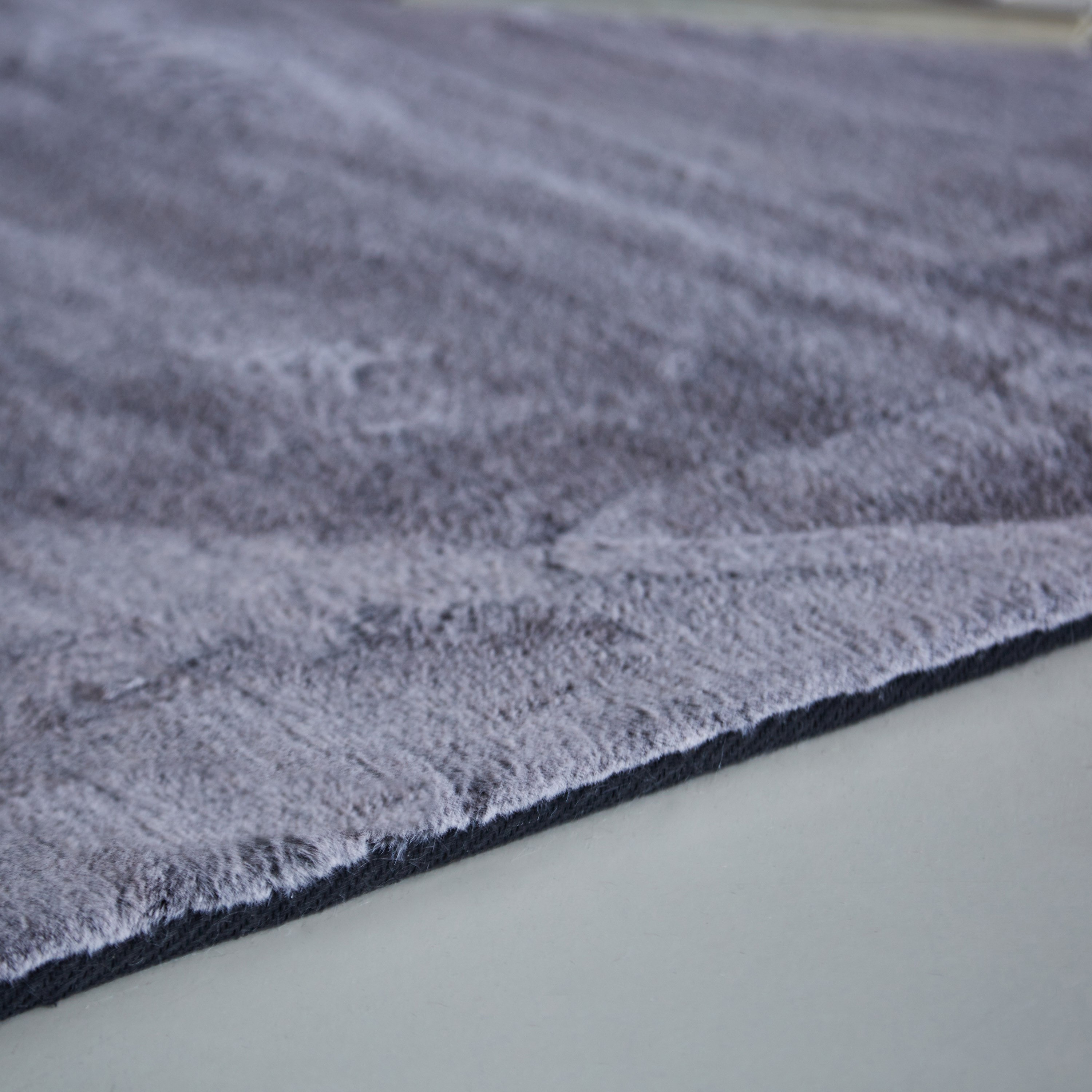 سجادة من جلد الغنم الاصطناعي - 120x170 سم-hbxdecorandfurnishings-floorcoverings-rugs-image-3