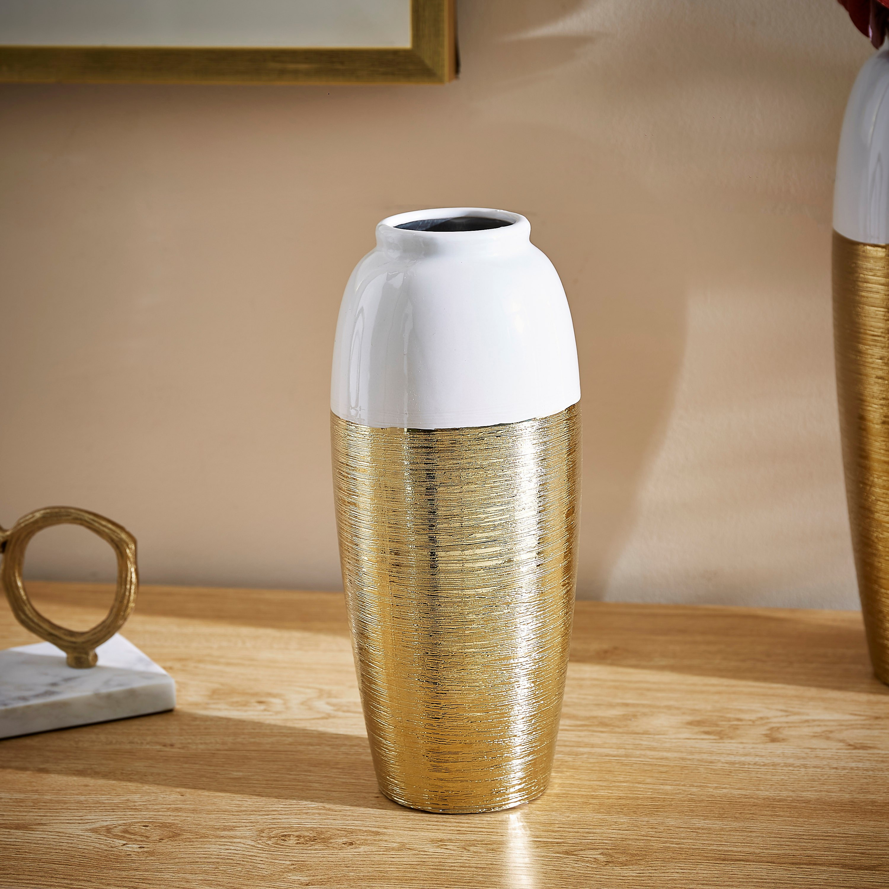 مزهرية سيراميك مزدوجة بارزة الملمس من كازا - 12x12x28 سم-hbxbedroom-decorandaccessories-vases-image-1