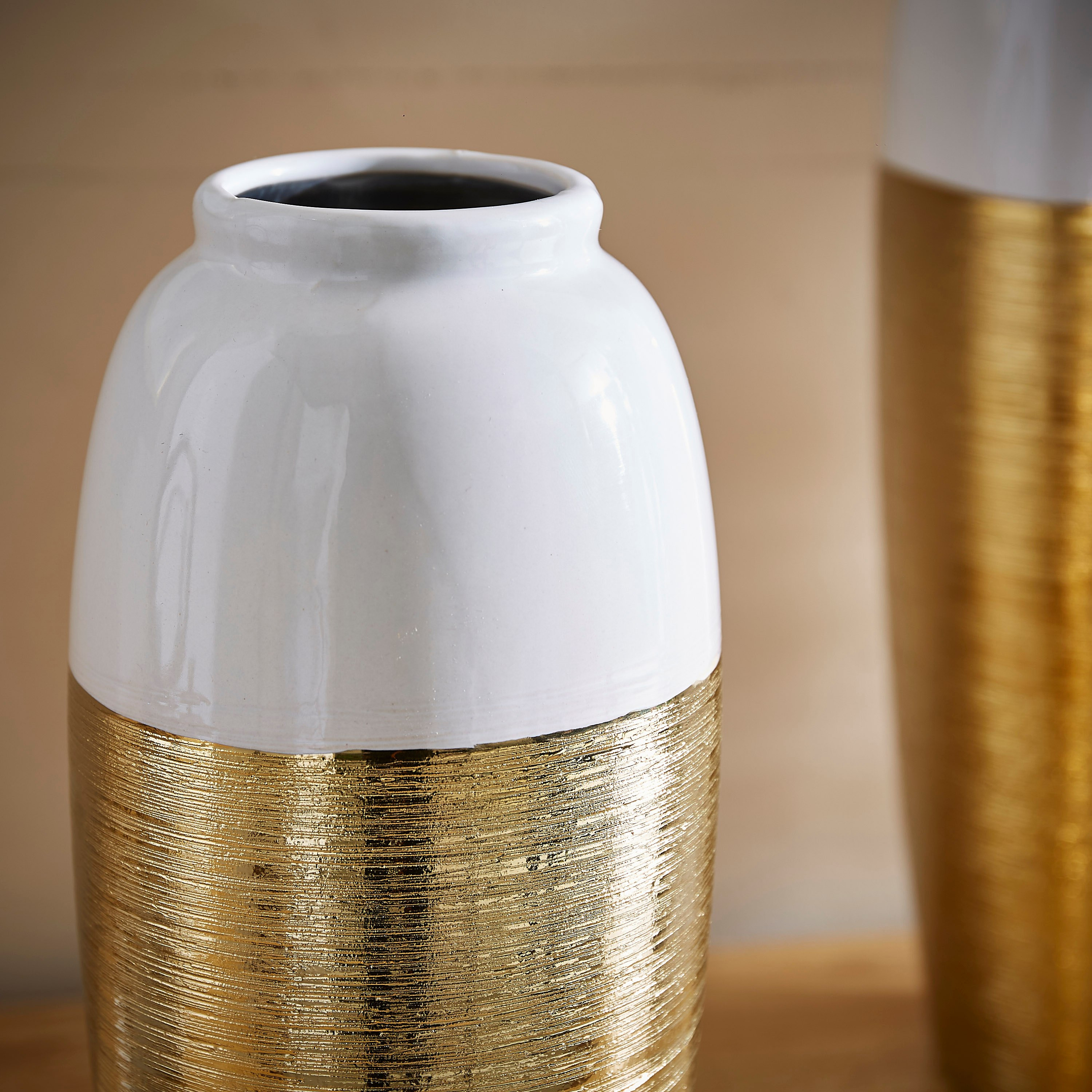 مزهرية سيراميك مزدوجة بارزة الملمس من كازا - 12x12x28 سم-hbxbedroom-decorandaccessories-vases-image-4