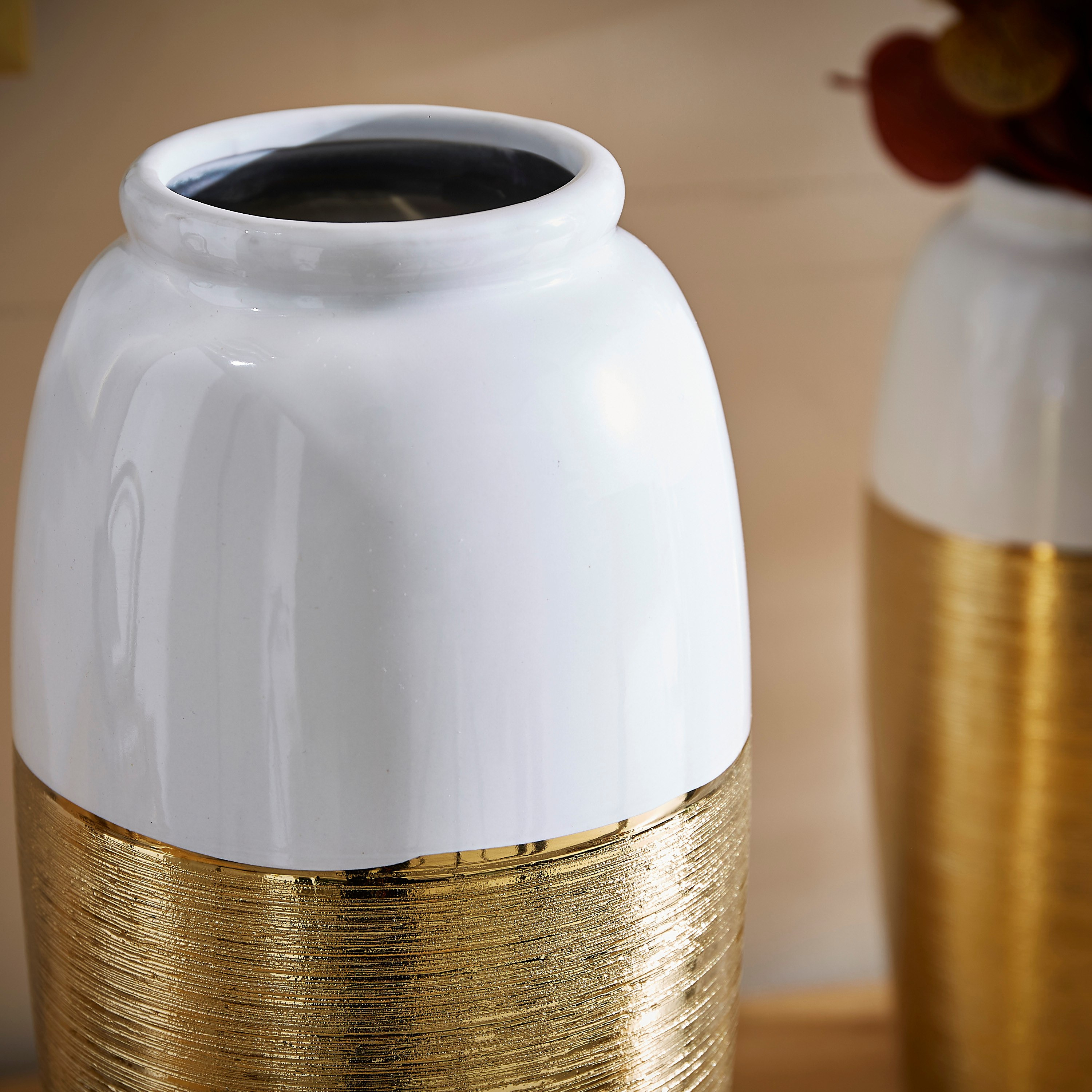 مزهرية سيراميك مزدوجة بارزة الملمس من كاسا- 14.5x14.5x35.5 سم-hbxbedroom-decorandaccessories-vases-image-4