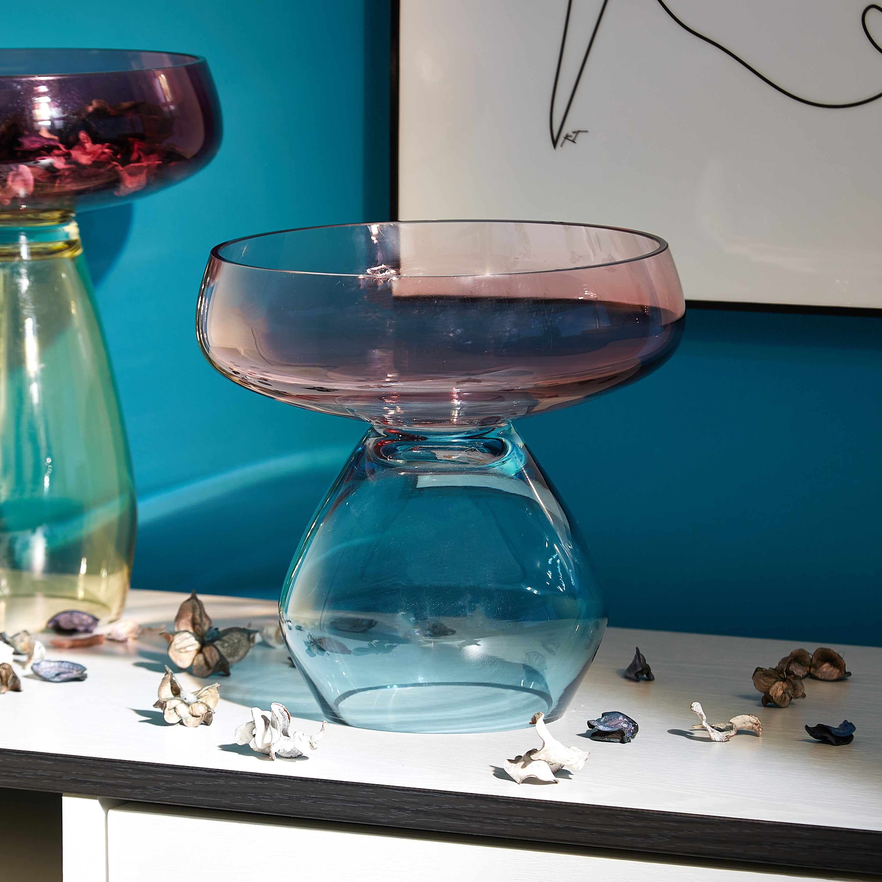 مزهرية يتصميم جرة زجاجية من لايلاك-hbxbedroom-decorandaccessories-vases-image-2