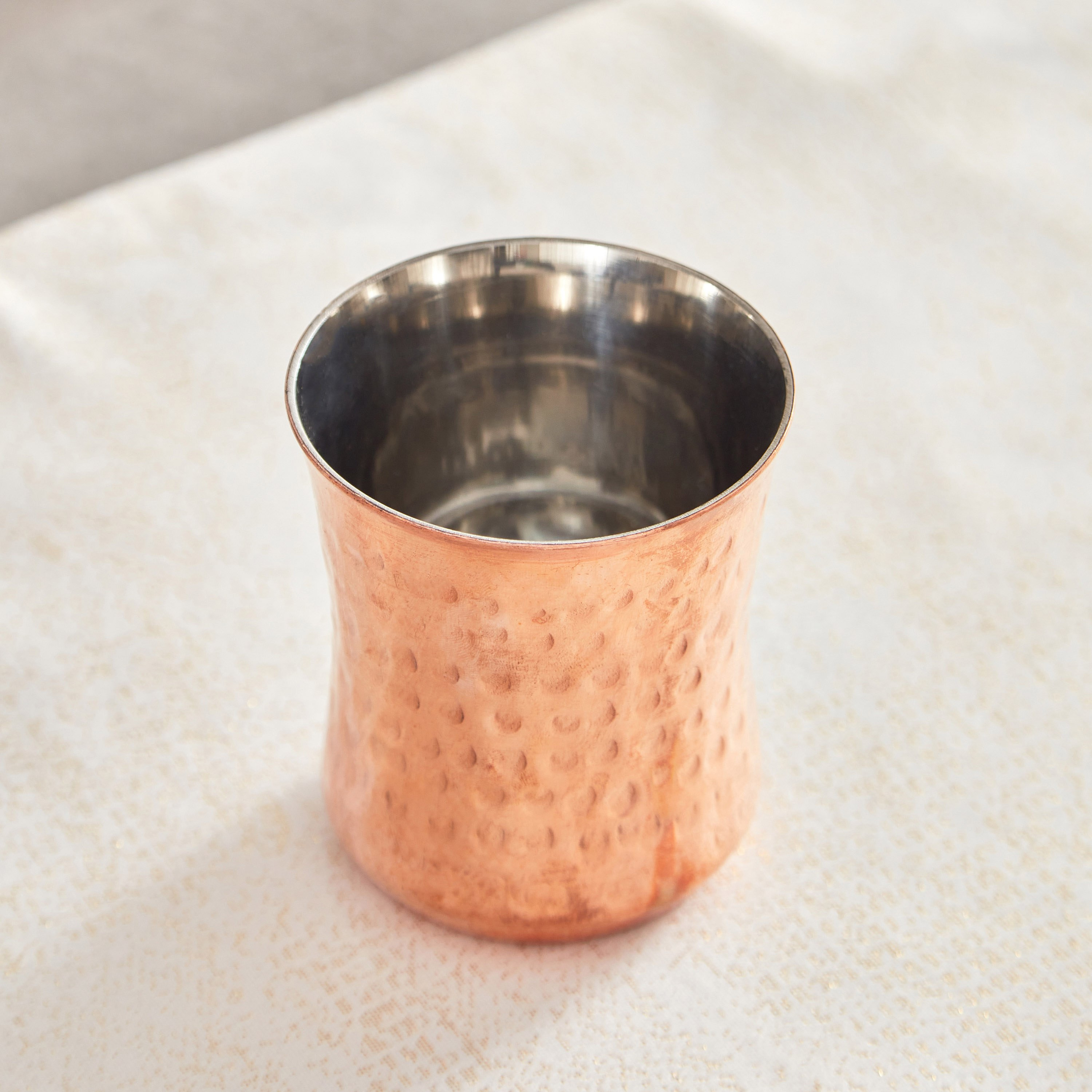 كوب بتشطيب نحاس من فيونا - 8x9 سم-hbxdecorandfurnishings-tabletop-serveware-image-2