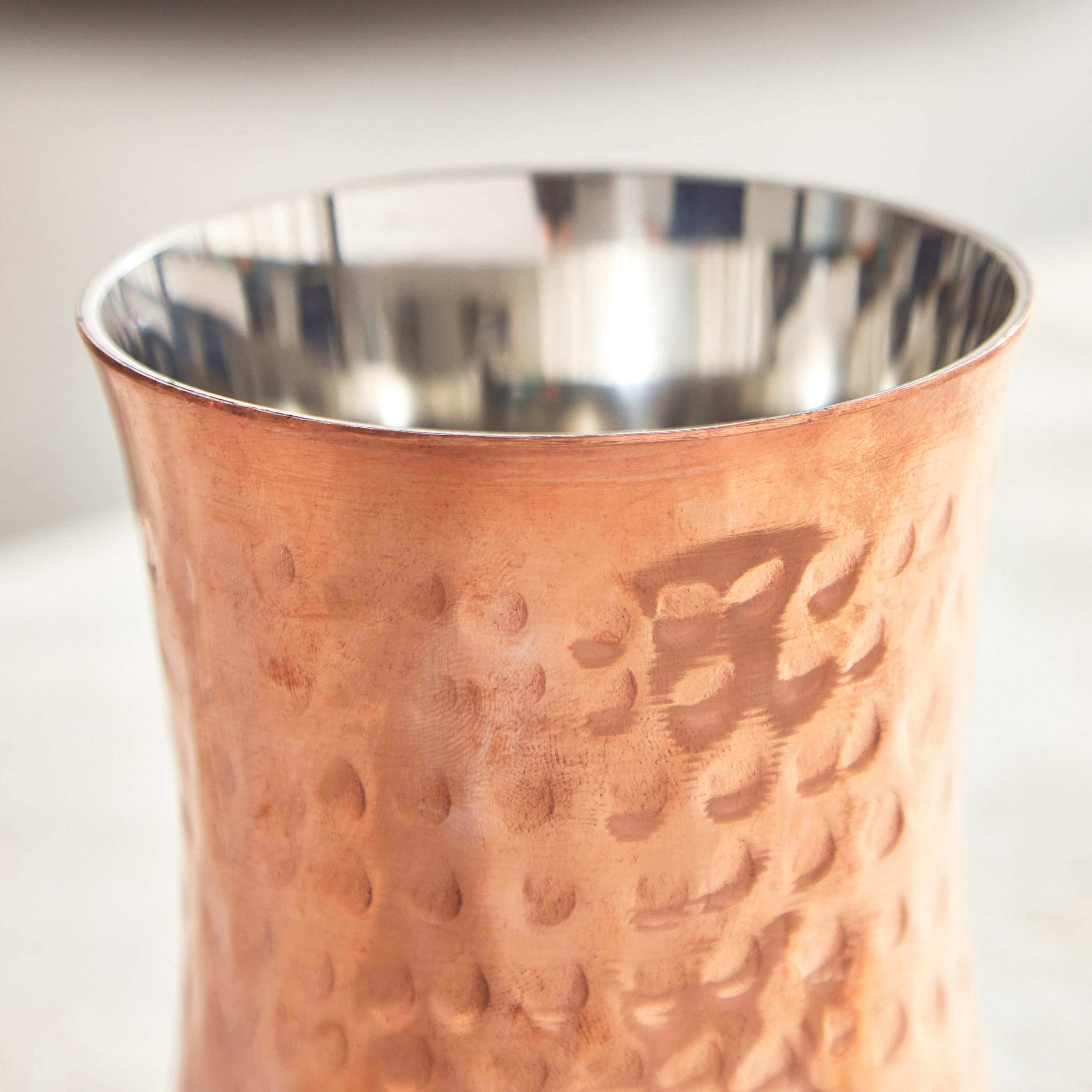 كوب بتشطيب نحاس من فيونا - 8x9 سم-hbxdecorandfurnishings-tabletop-serveware-image-3