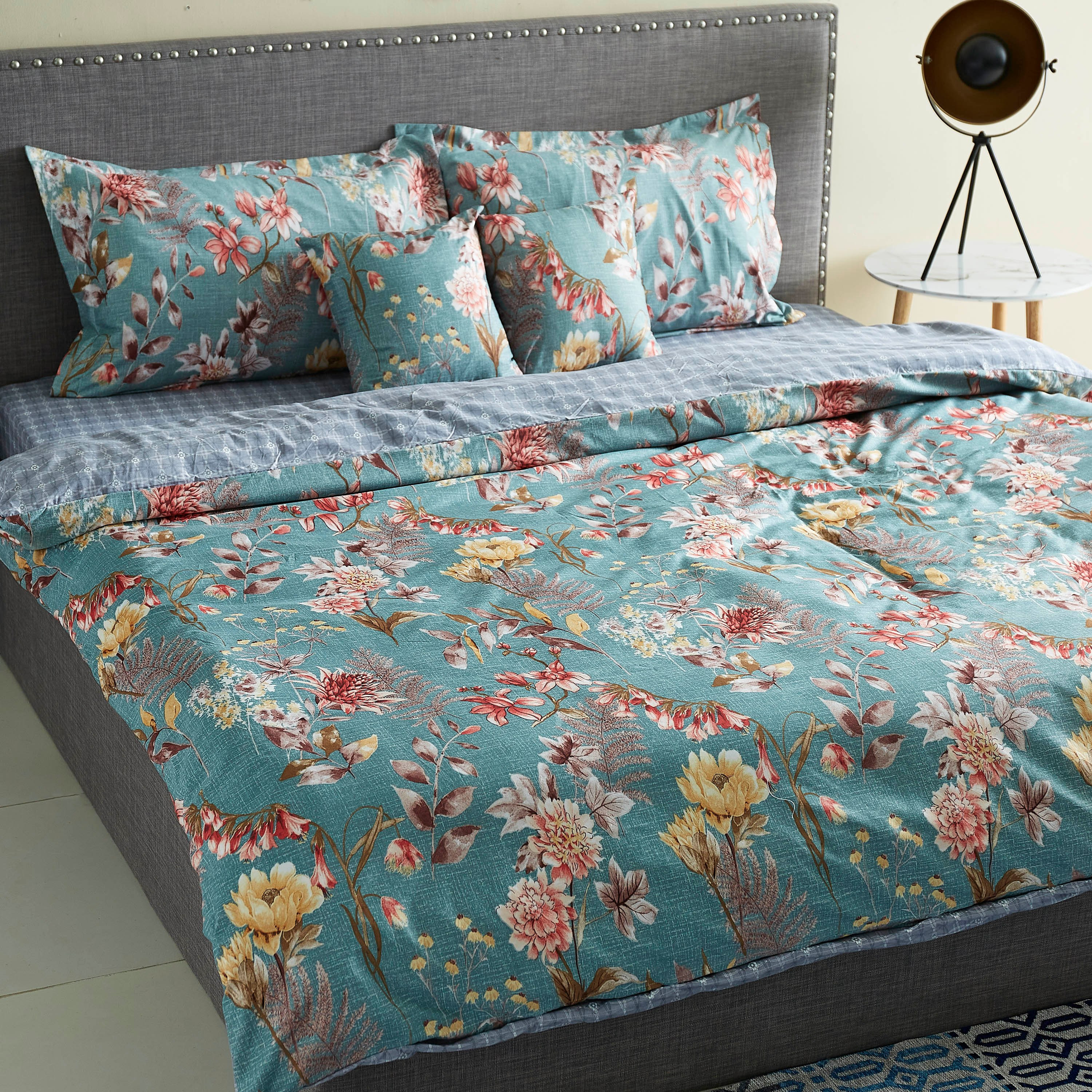 طقم غطاء لحاف كينج ميكروفايبر من 6 قطع بطبعات دايزي - 220x220 سم-hbxhomeware-hbxdecorandfurnishings-image-1