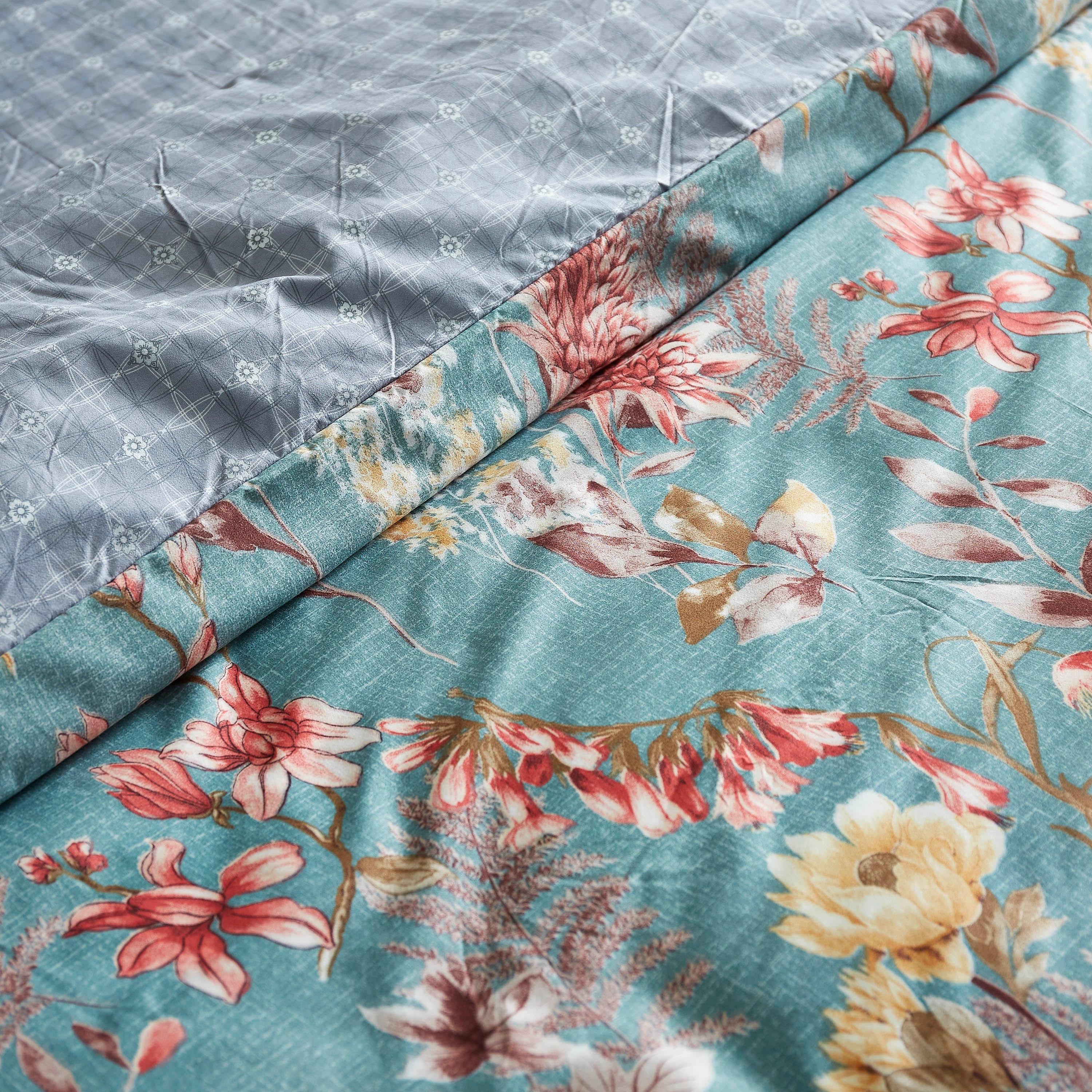 طقم غطاء لحاف كينج ميكروفايبر من 6 قطع بطبعات دايزي - 220x220 سم-hbxhomeware-hbxdecorandfurnishings-image-6