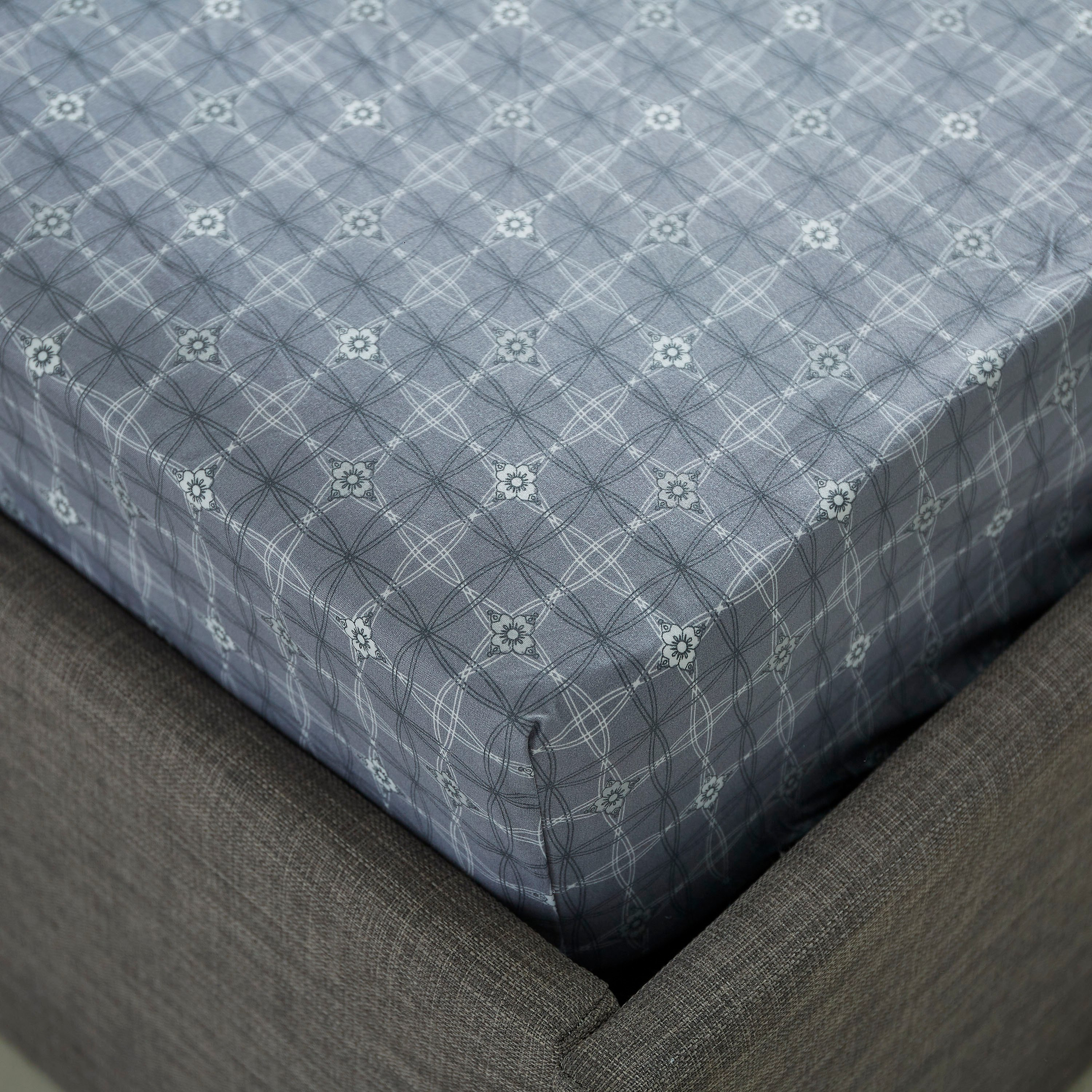 طقم غطاء لحاف كينج ميكروفايبر من 6 قطع بطبعات دايزي - 220x220 سم-hbxhomeware-hbxdecorandfurnishings-image-9
