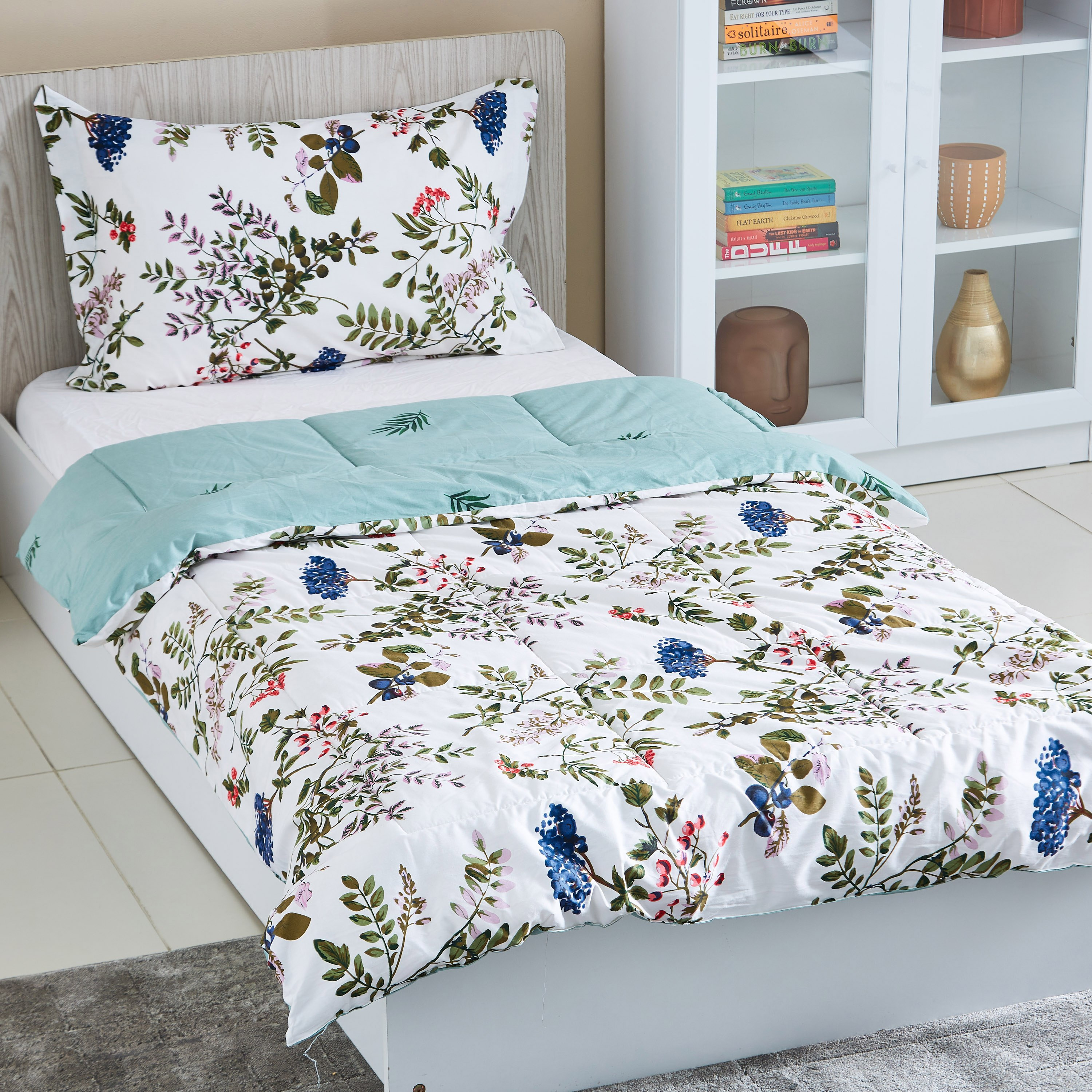 طقم لحاف فردي قطن من قطعتين بطبعات من آستر - 135x220 سم-hbxhomeware-hbxdecorandfurnishings-image-1