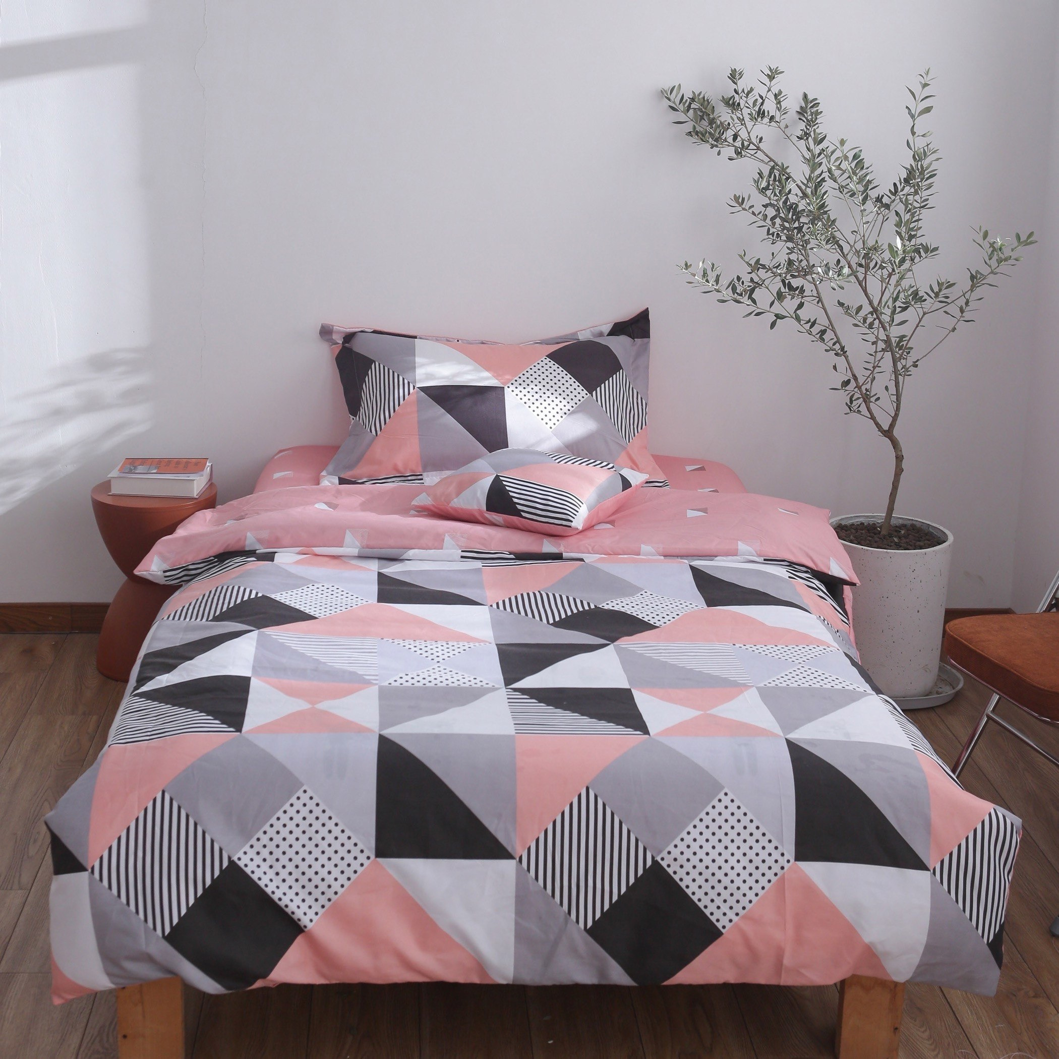 طقم غطاء لحاف مزدوج مايكروفايبر بطبعات 4 قطع من فيونا - 150x220 سم-hbxhomeware-hbxkidsandyouth-image-2