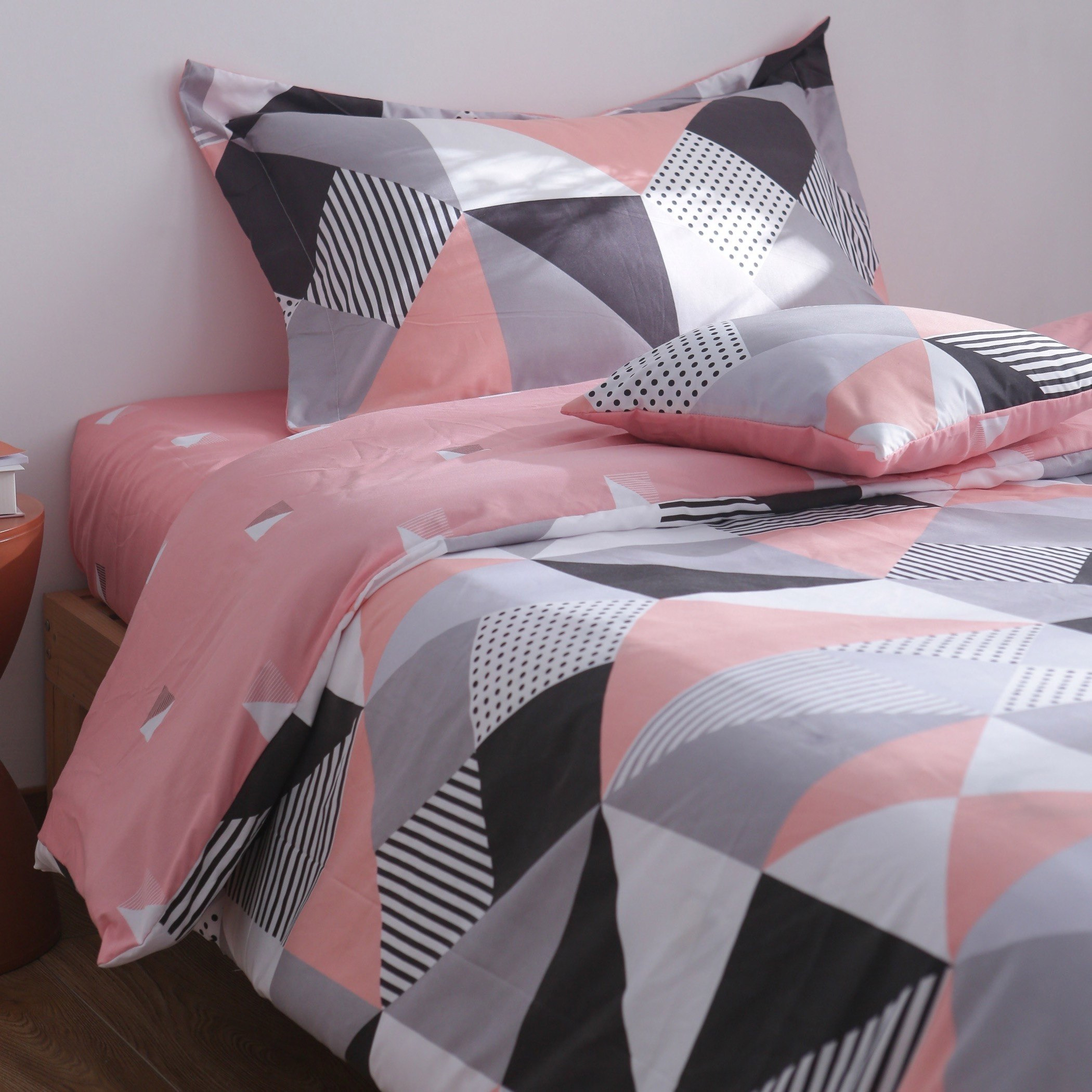 طقم غطاء لحاف مزدوج مايكروفايبر بطبعات 4 قطع من فيونا - 150x220 سم-hbxhomeware-hbxkidsandyouth-image-4