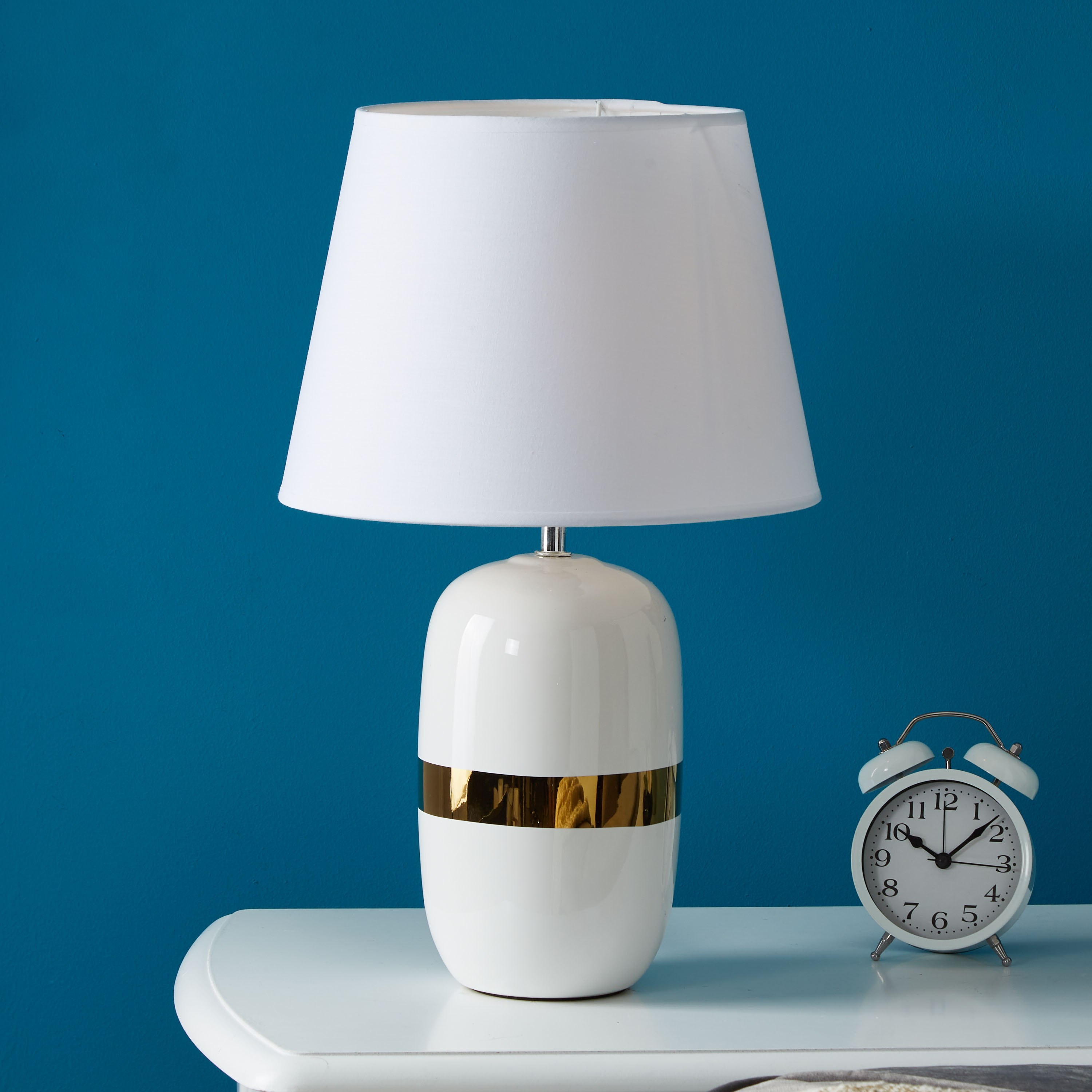 مصباح طاولة سيراميك بسوار ذهبي من سكايلر - 44 سم-hbxlivingroom-lighting-tablelamps-image-1