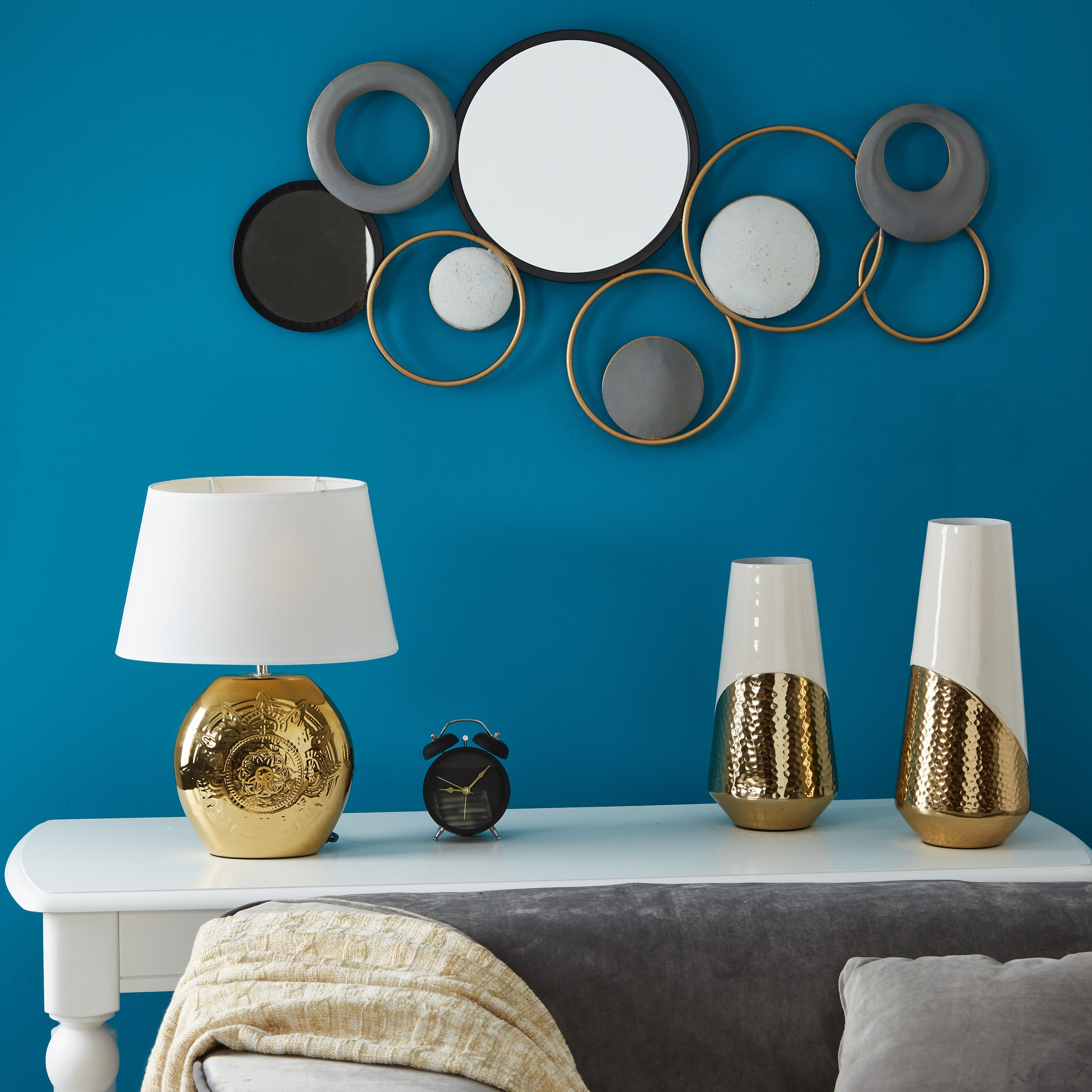 مصباح طاولة سيراميك بقاعدة ذهبية منقوشة من سكايلر - 42 سم-hbxlivingroom-lighting-tablelamps-image-4