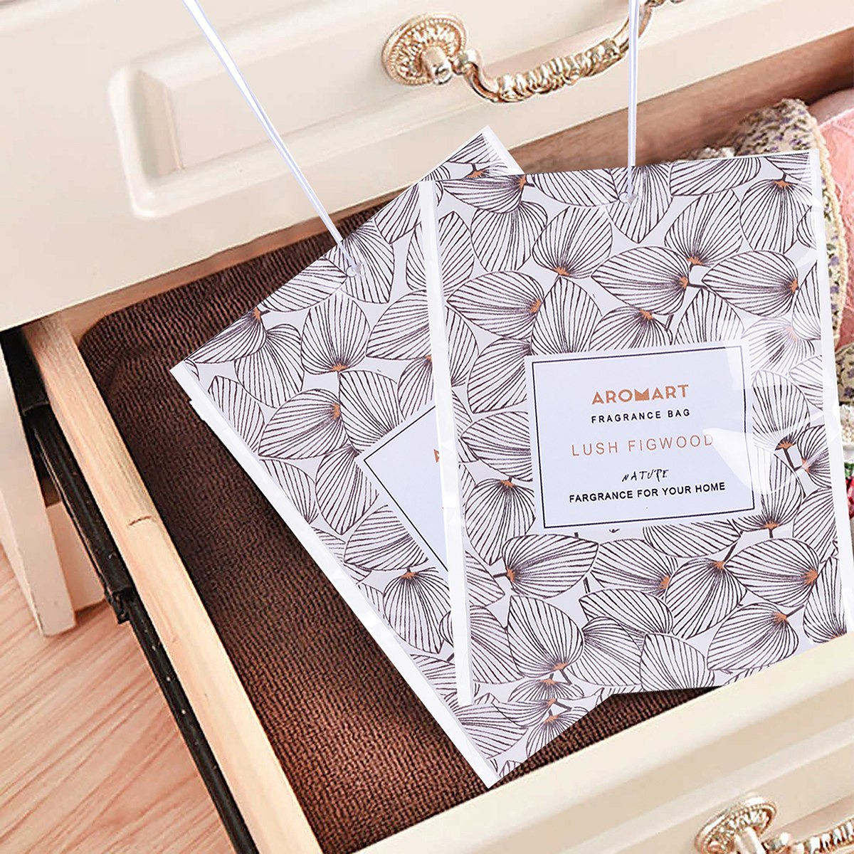 كيس عطري برائحة خشب التين من أموري-hbxdecorandfurnishings-homefragrance-roomfreshnersandaromamist-image-1