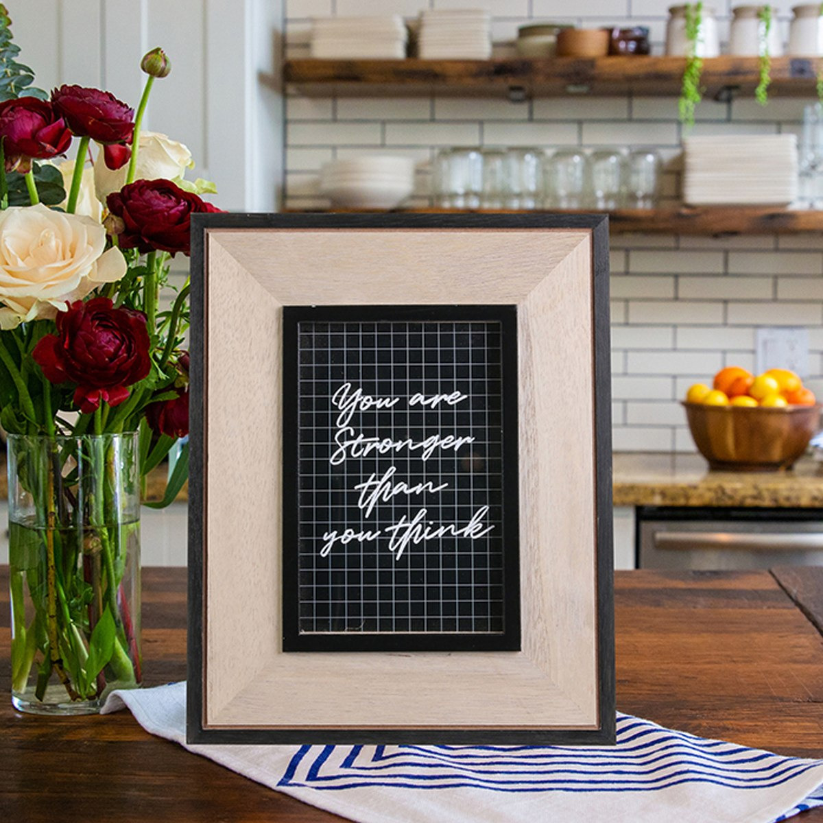 إطار صور خشبي من آمور - 10x15 سم-hbxbedroom-decorandaccessories-photoframes-image-1