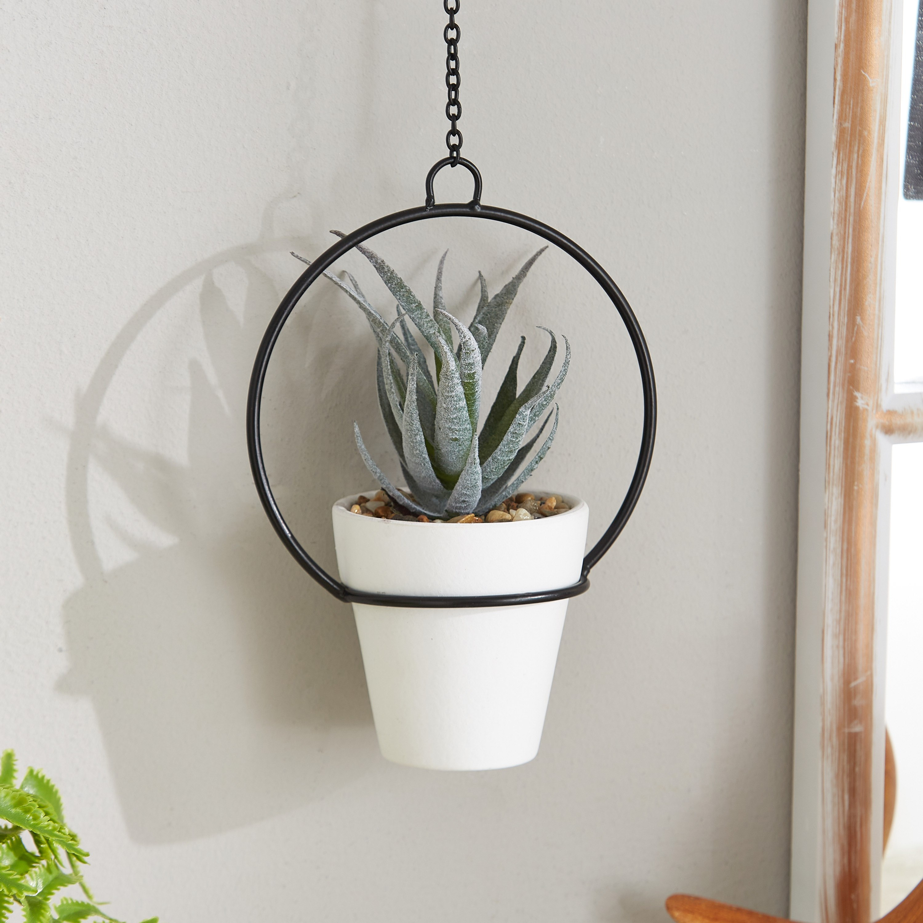 نبات اصطناعي بمعلّق معدني - 12 سم-hbxdecorandfurnishings-homeaccessories-artificialflowersandplants-image-2