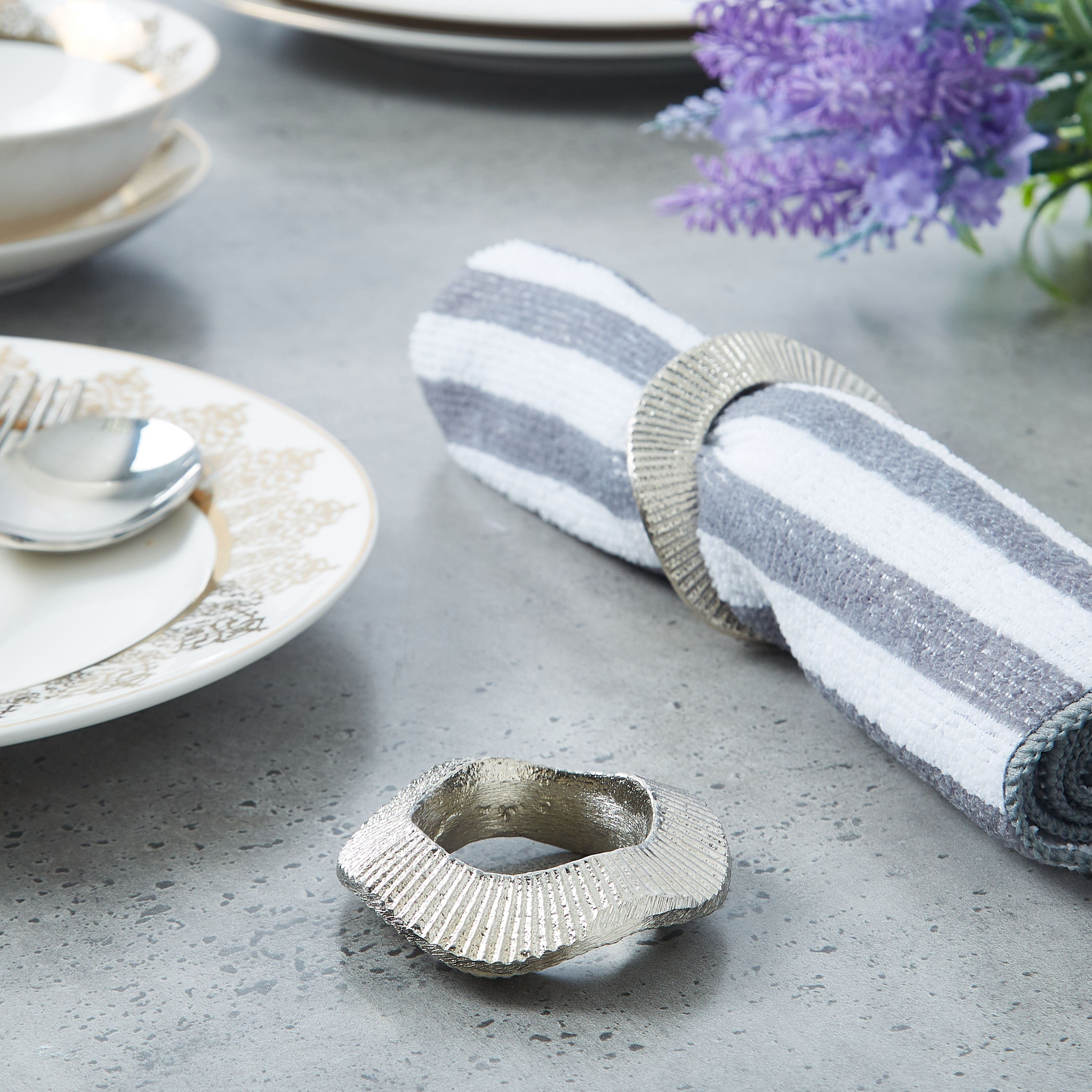 حلقة مناديل معدنية من ويف - طقم من قطعتين-hbxdecorandfurnishings-homefurnishings-tablelinens-image-3
