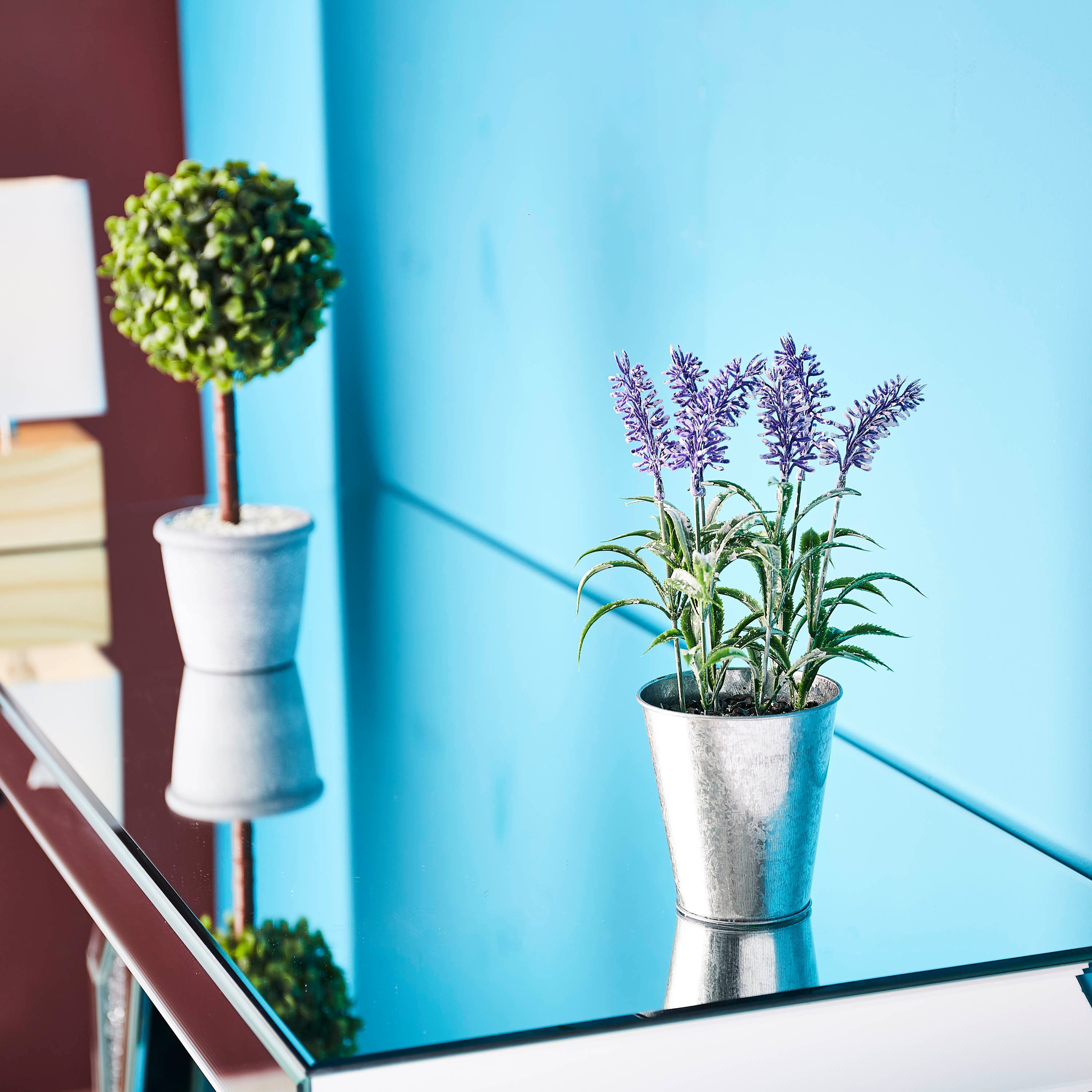 لافندر في وعاء قصدير من ليفيا-hbxhomeware-hbxdecorandfurnishings-image-3