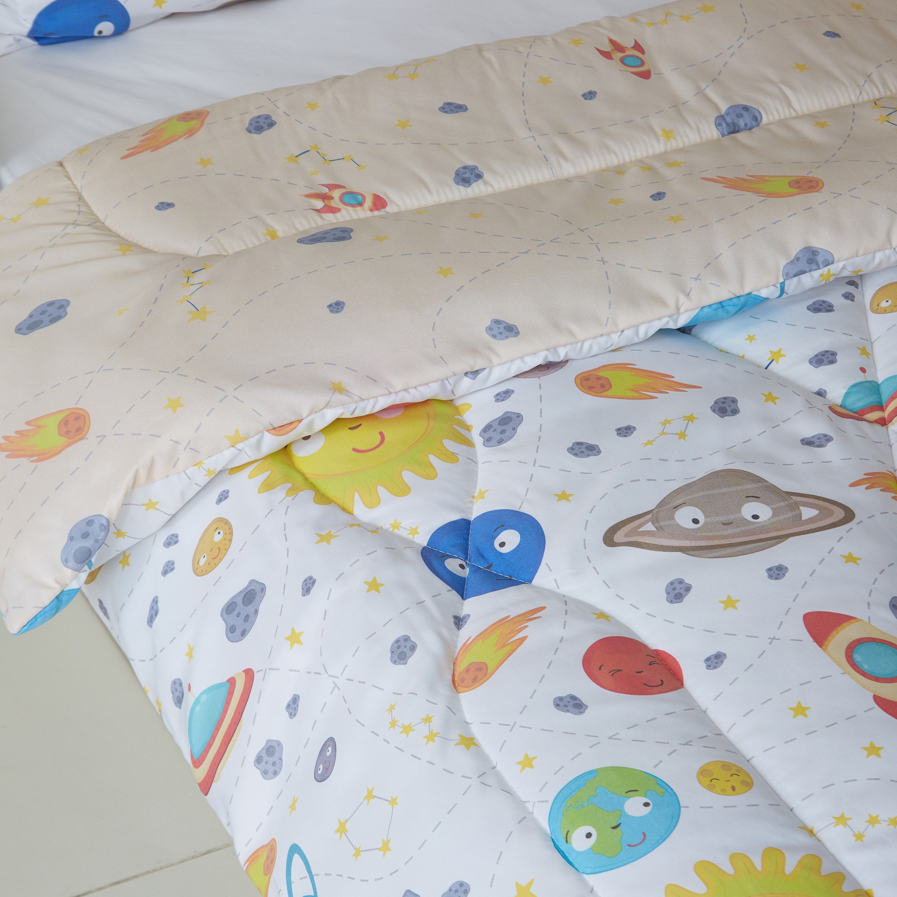 طقم لحاف بطبعات نظام شمسي رقميّة قطعتين من موديش - 135x220 سم-hbxhomeware-hbxkidsandyouth-image-3