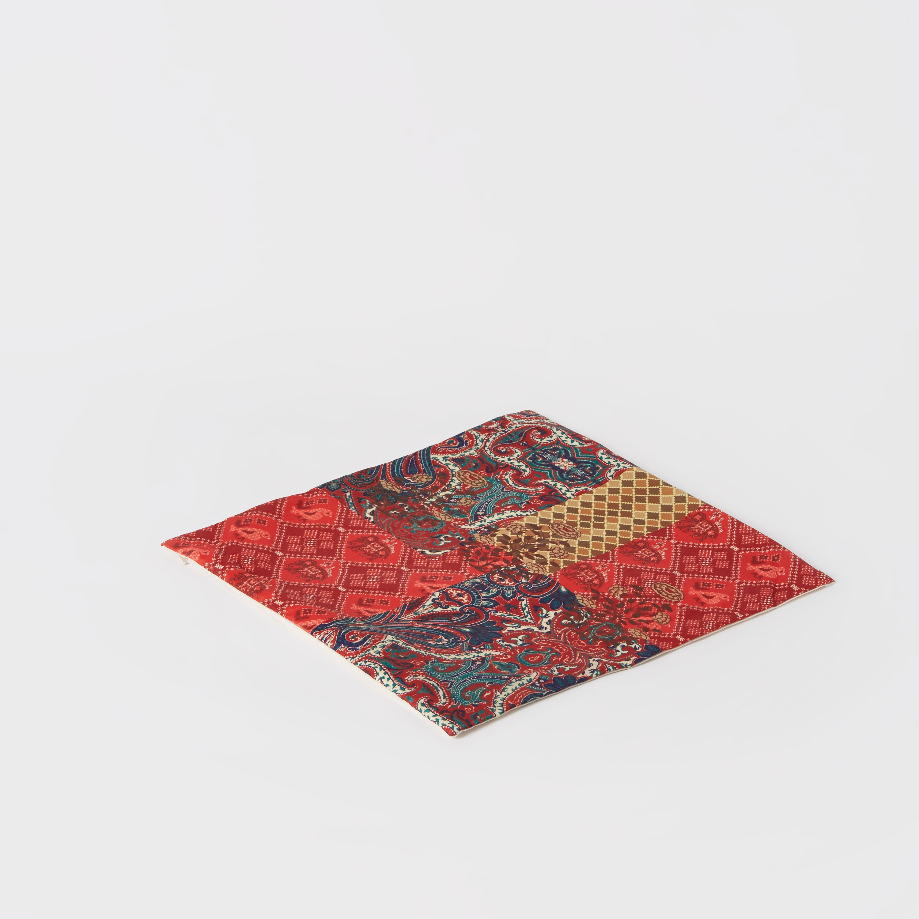 غطاء وسادة بطبعات من إيدوكي- 40x40 سم-hbxhomeware-cushionsandcovers-cushioncovers-image-7