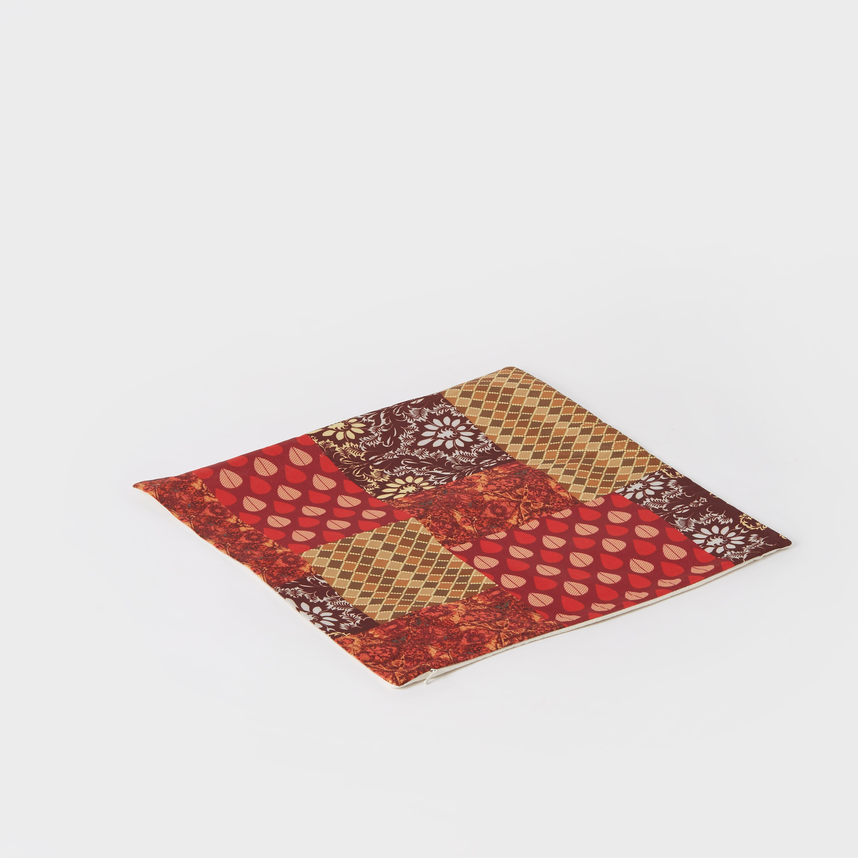 غطاء وسادة بطبعات رقعات متداخلة من إيدوكي - 40x40 سم-hbxhomeware-cushionsandcovers-cushioncovers-image-7