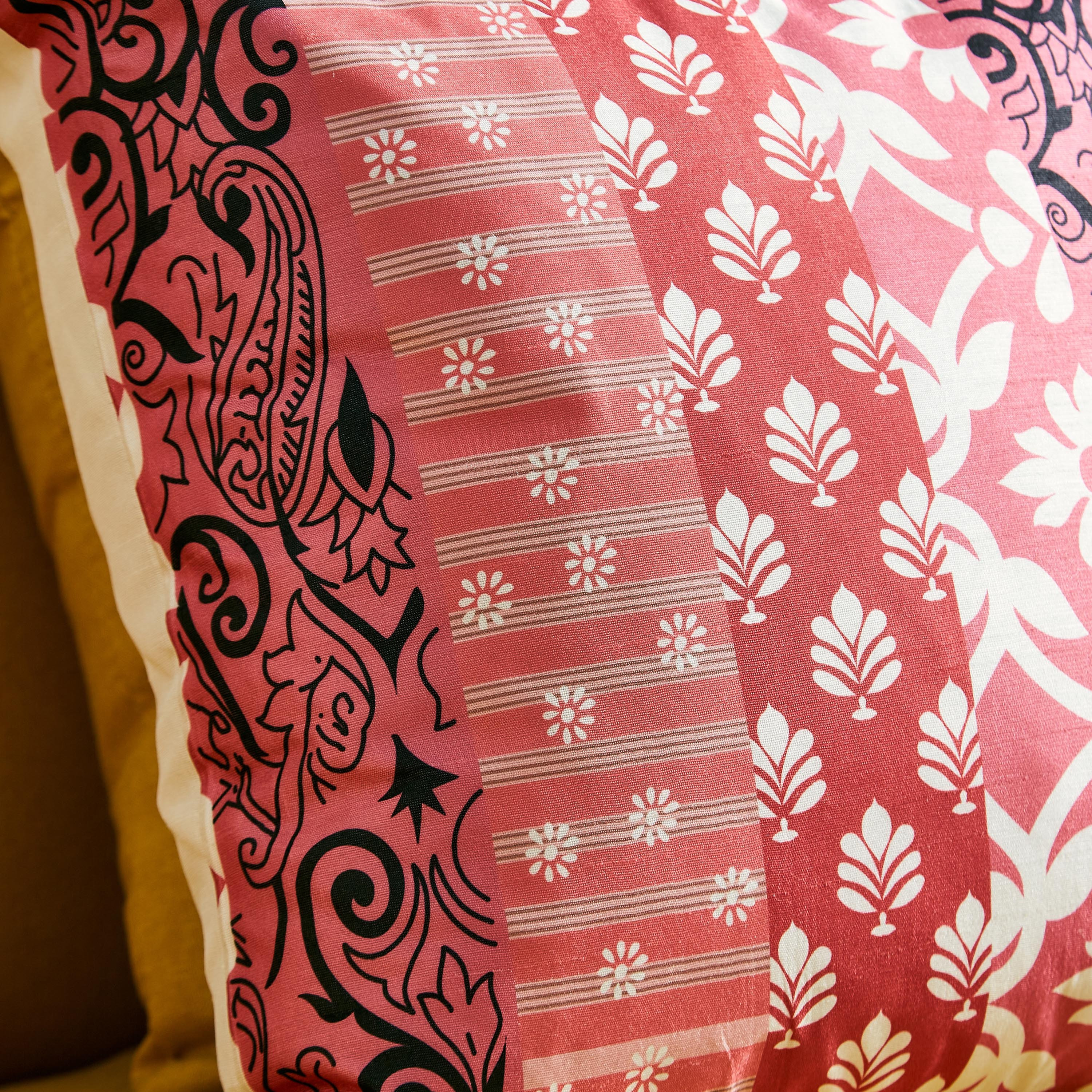 غطاء وسادة بطبعات من مانداوا- 40x40 سم-hbxhomeware-cushionsandcovers-cushioncovers-image-2