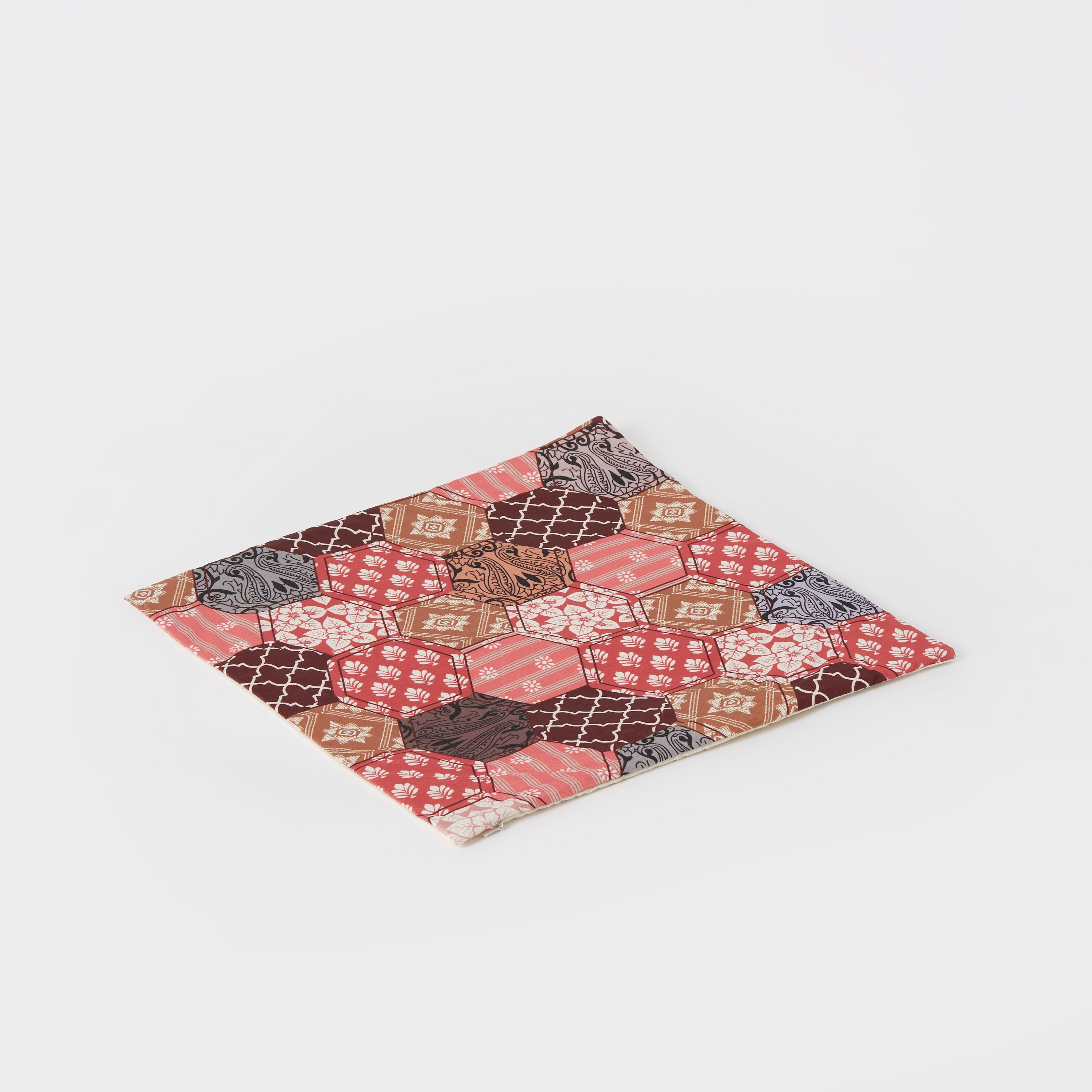 غطاء وسادة بطبعات سداسية من مانداوا - 40x40 سم-PROMO_HB_AE_B1G1_250925-image-7